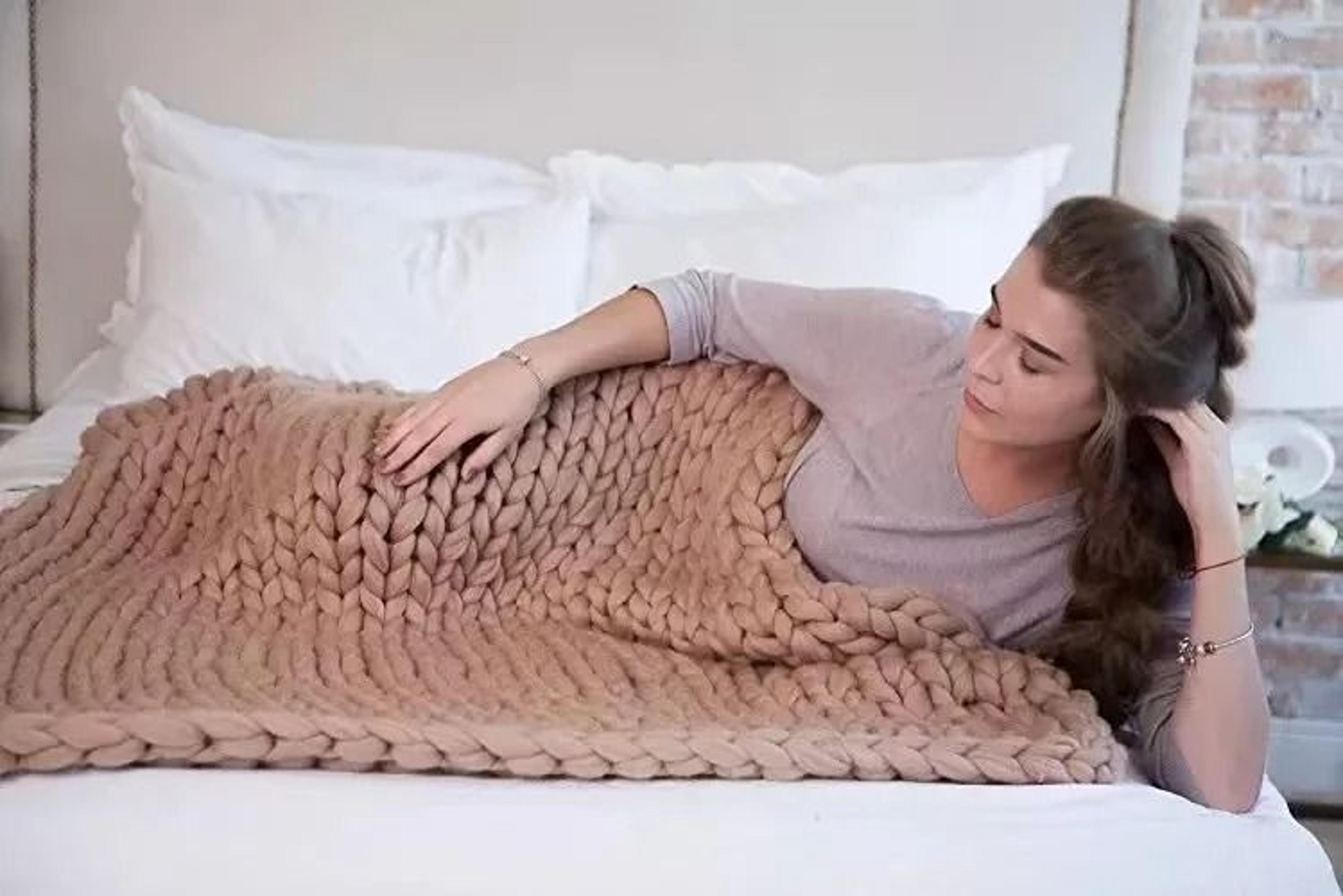 Chunky Knit Weighted Blanket Soft Breathable Queen Size Throw 1