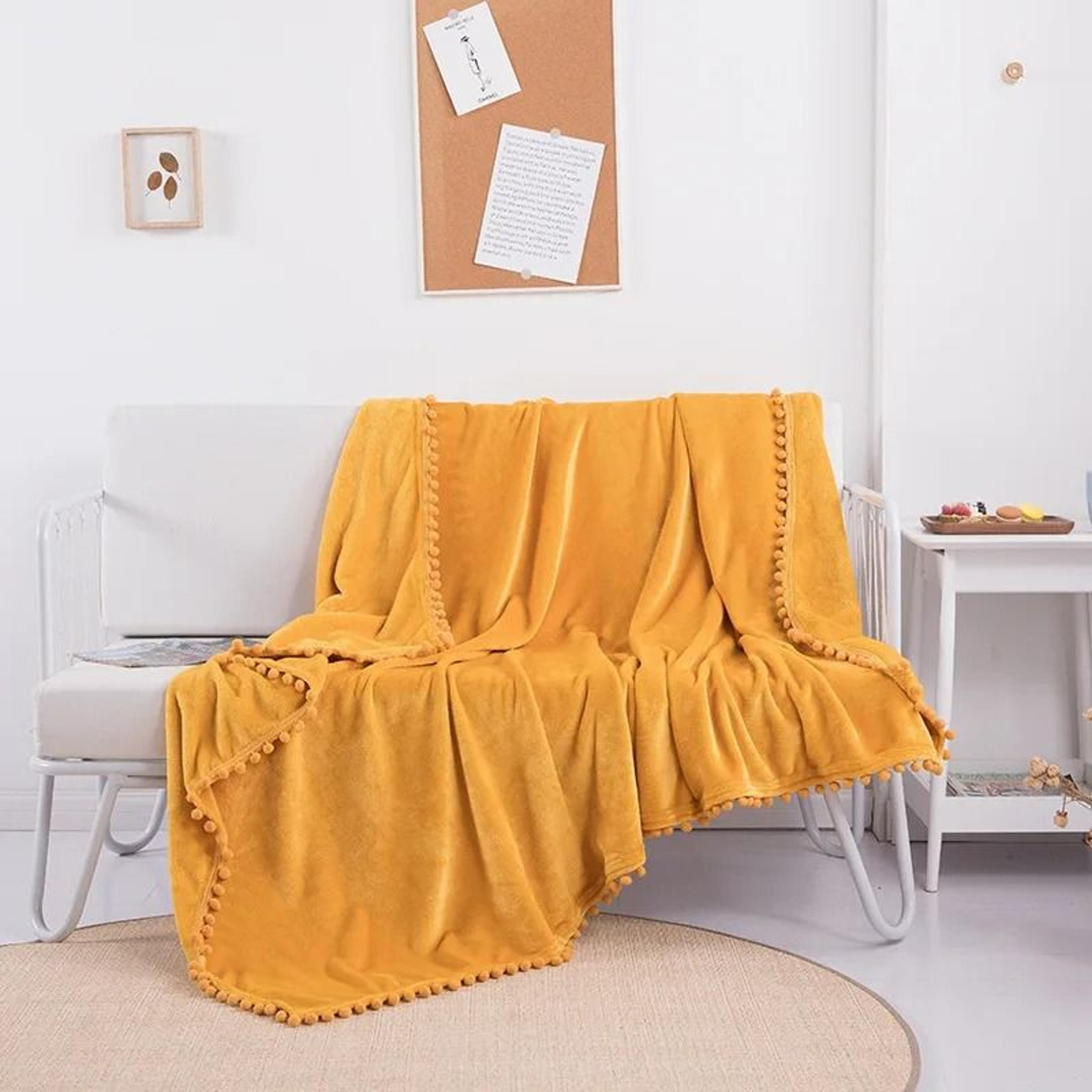 Christmas Green Fleece Throw Blanket With Pom Fringe 1