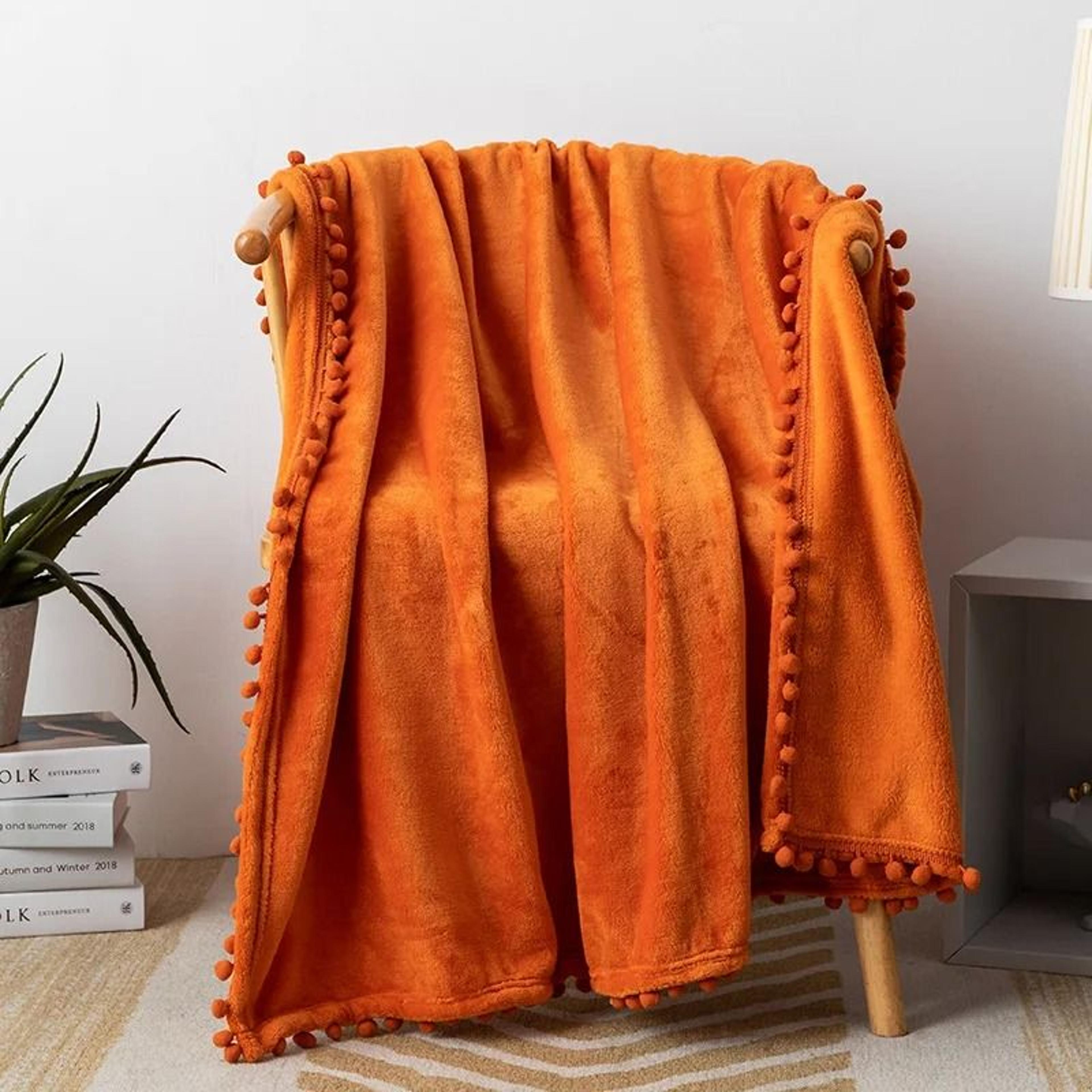 Christmas Green Fleece Throw Blanket With Pom Fringe 6