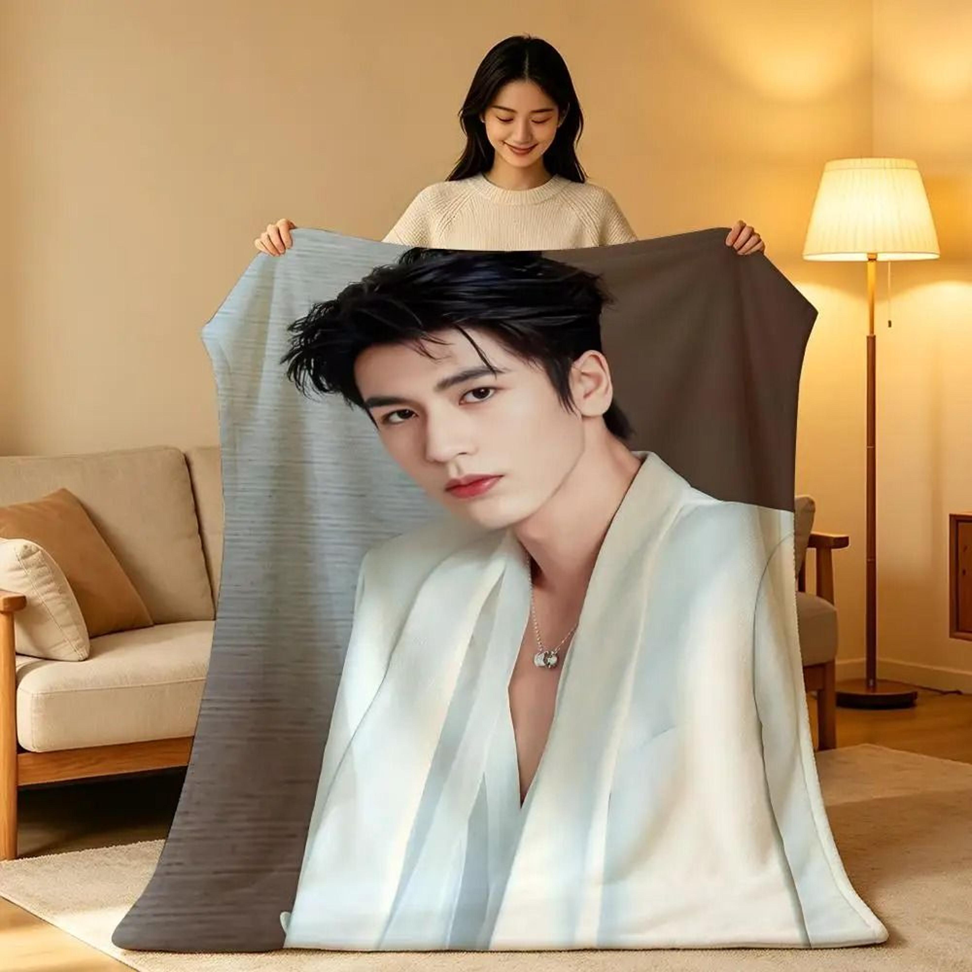 Zhang Linghe Plush Throw Blanket Soft Celebrity Sofa Blanket 17