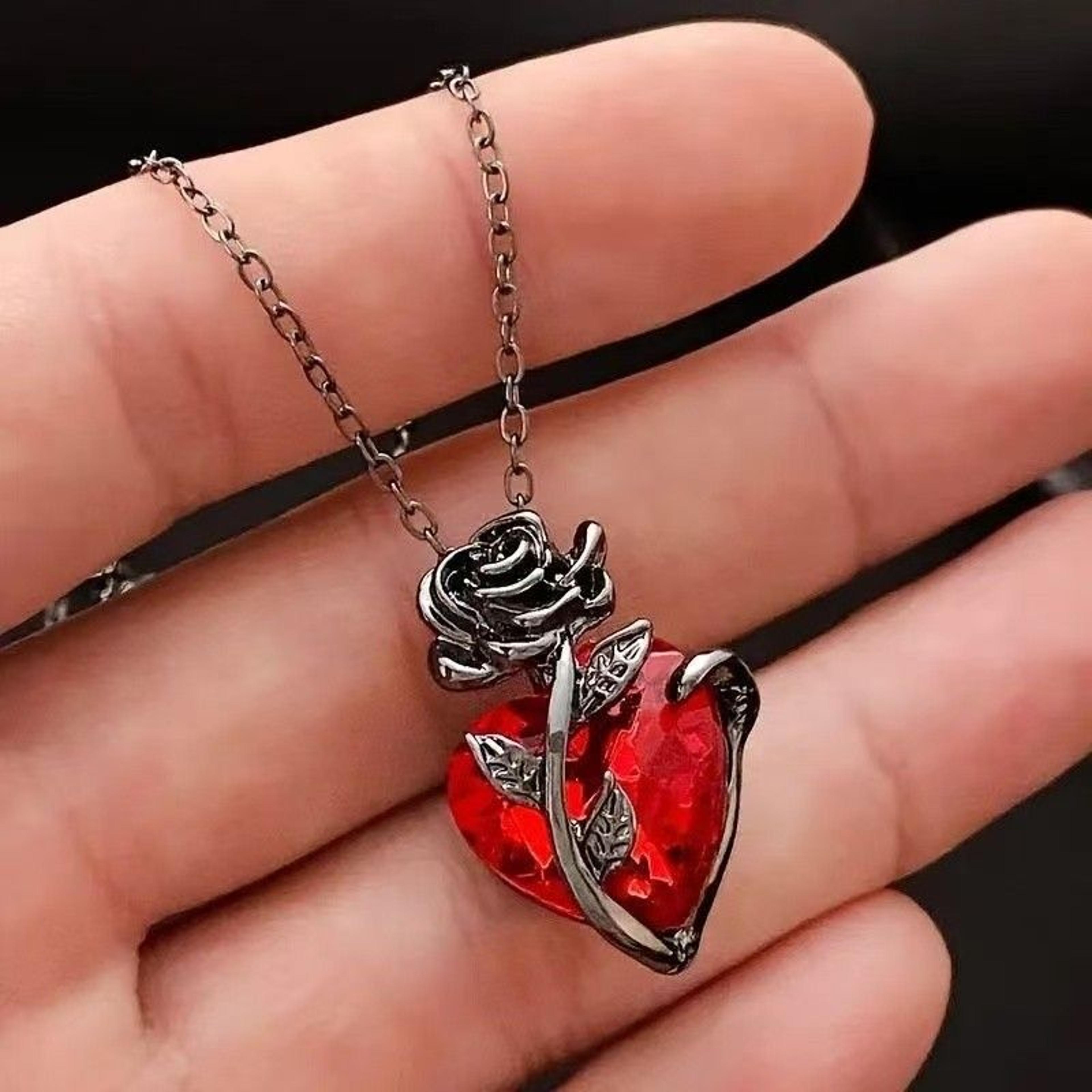 Gothic Rose Heart Necklace Dark Romantic Clavicle Pendant For Women 1
