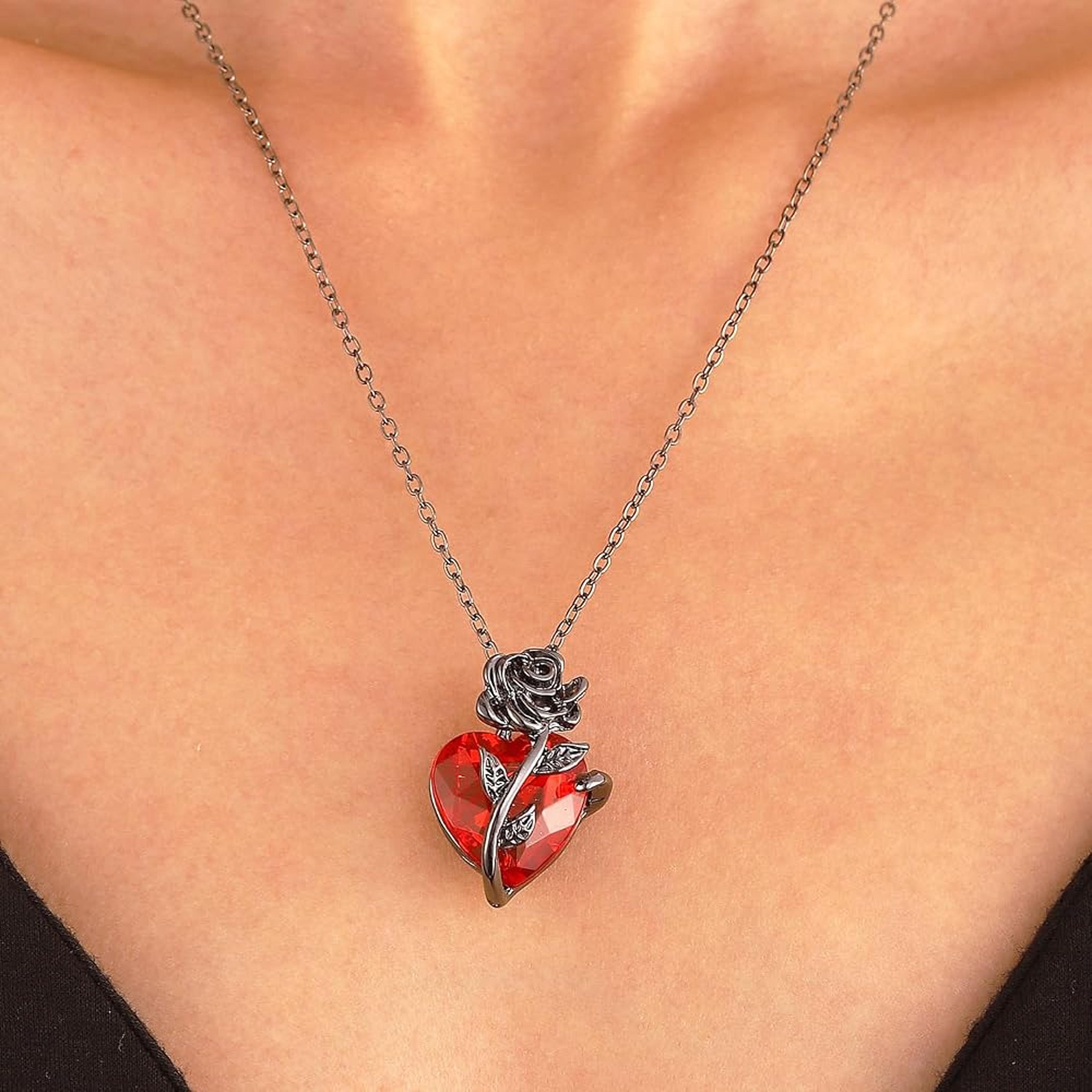 Gothic Rose Heart Necklace Dark Romantic Clavicle Pendant For Women 2