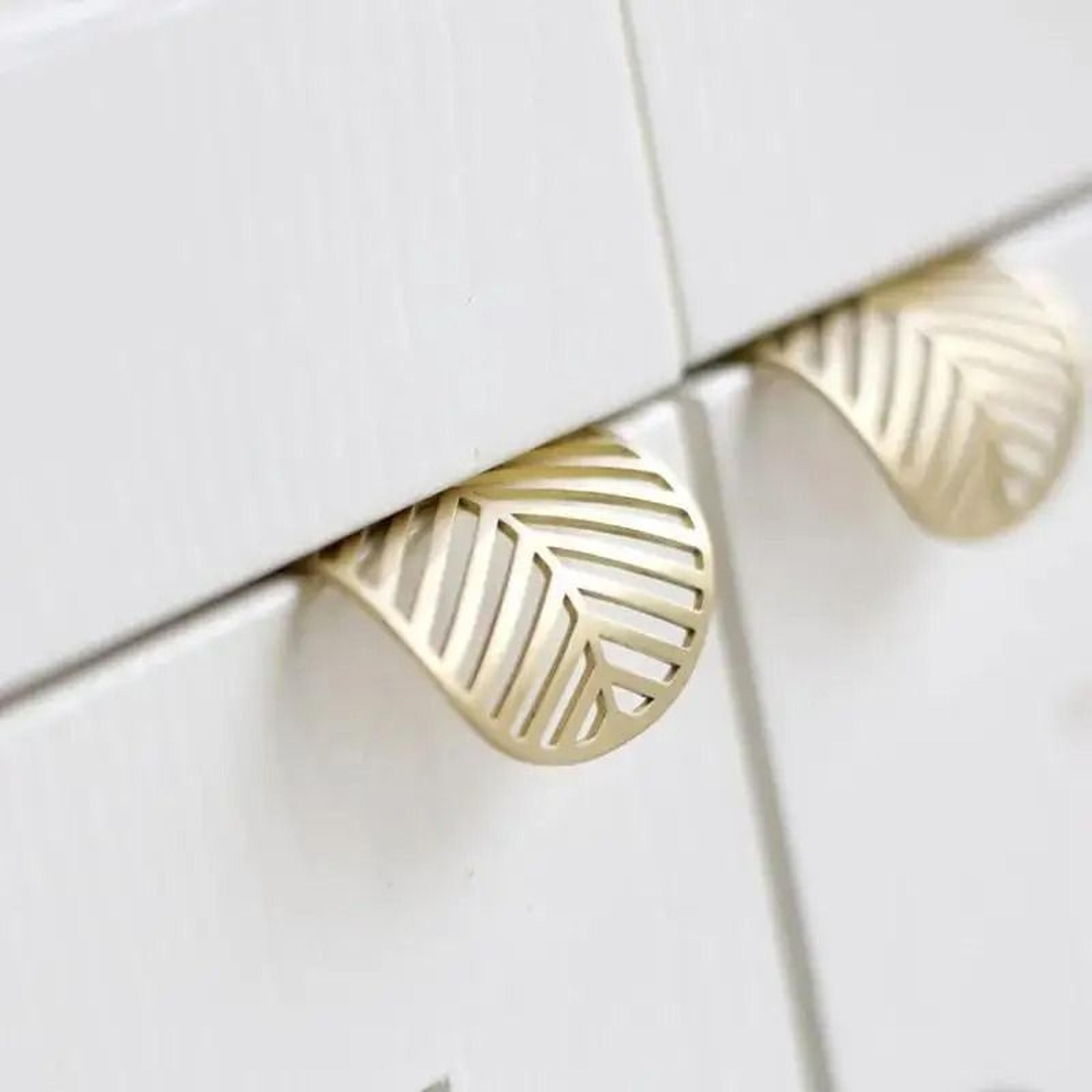 Leaf Shaped Brass Drawer Handle Decorative Cabinet Knob For Wardrobes And Furniture 2