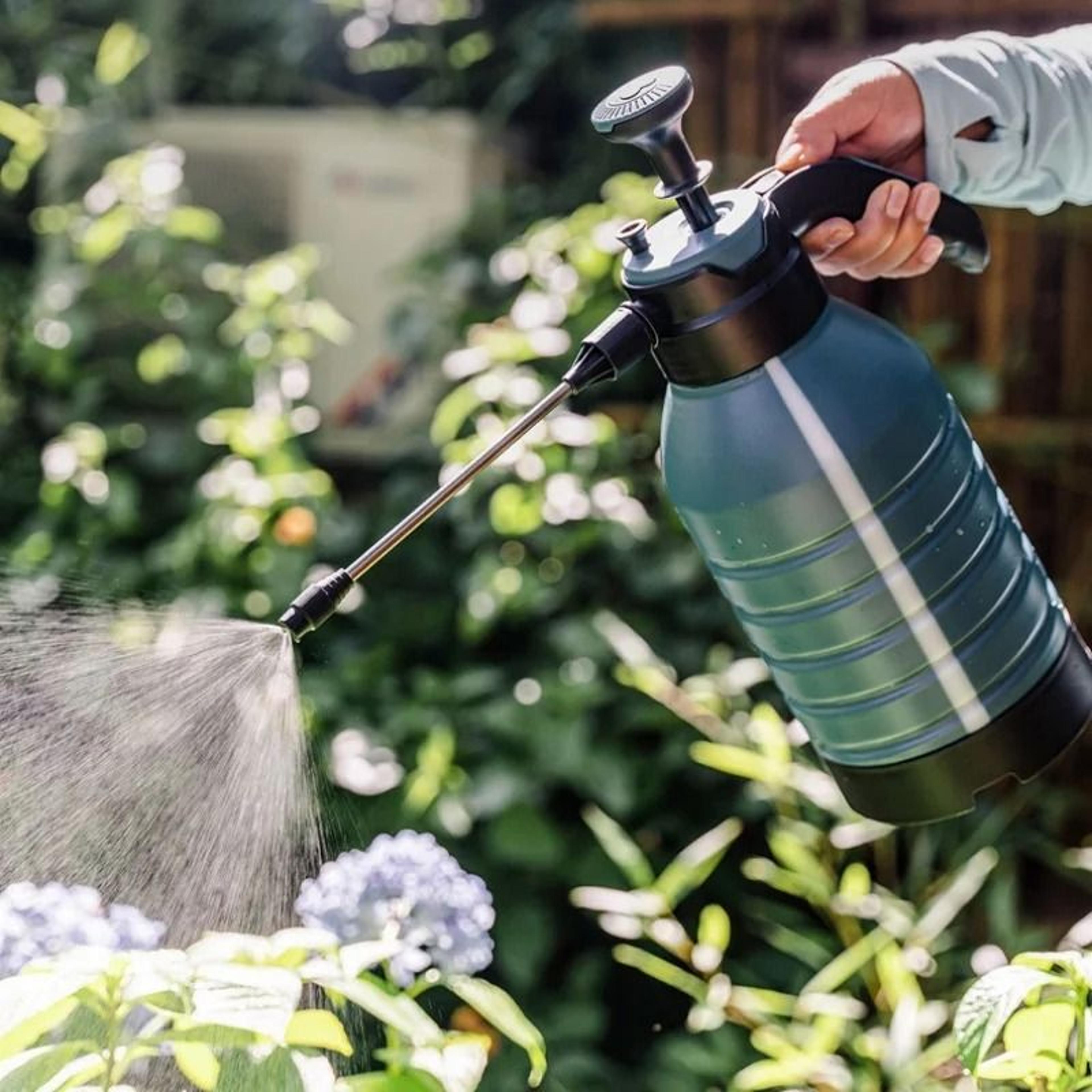 2L Hand Pressure Garden Sprayer With Long Extension Nozzle 5