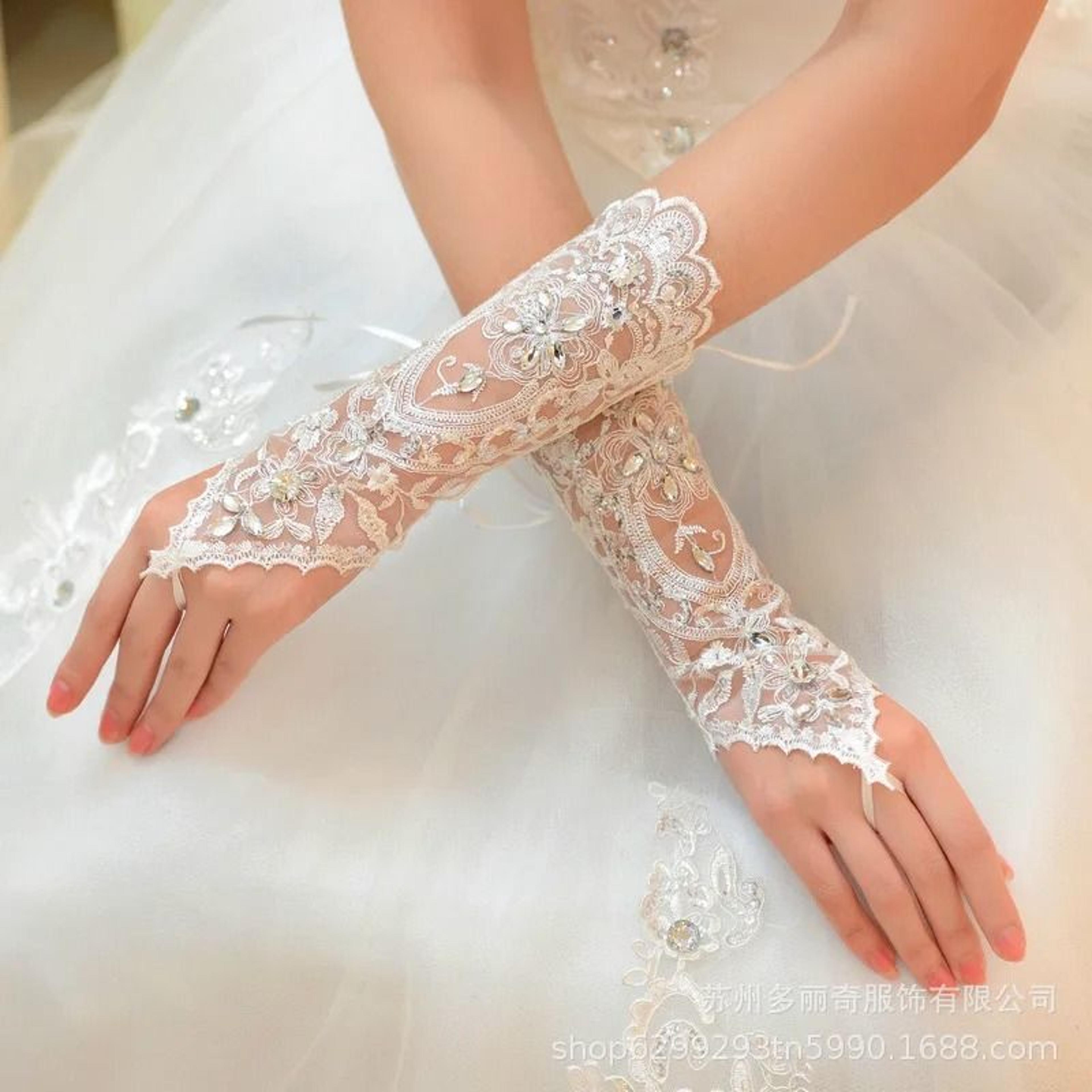Womens White Lace Bridal Gloves Fingerless Crystal Sequin Wedding Gloves 1