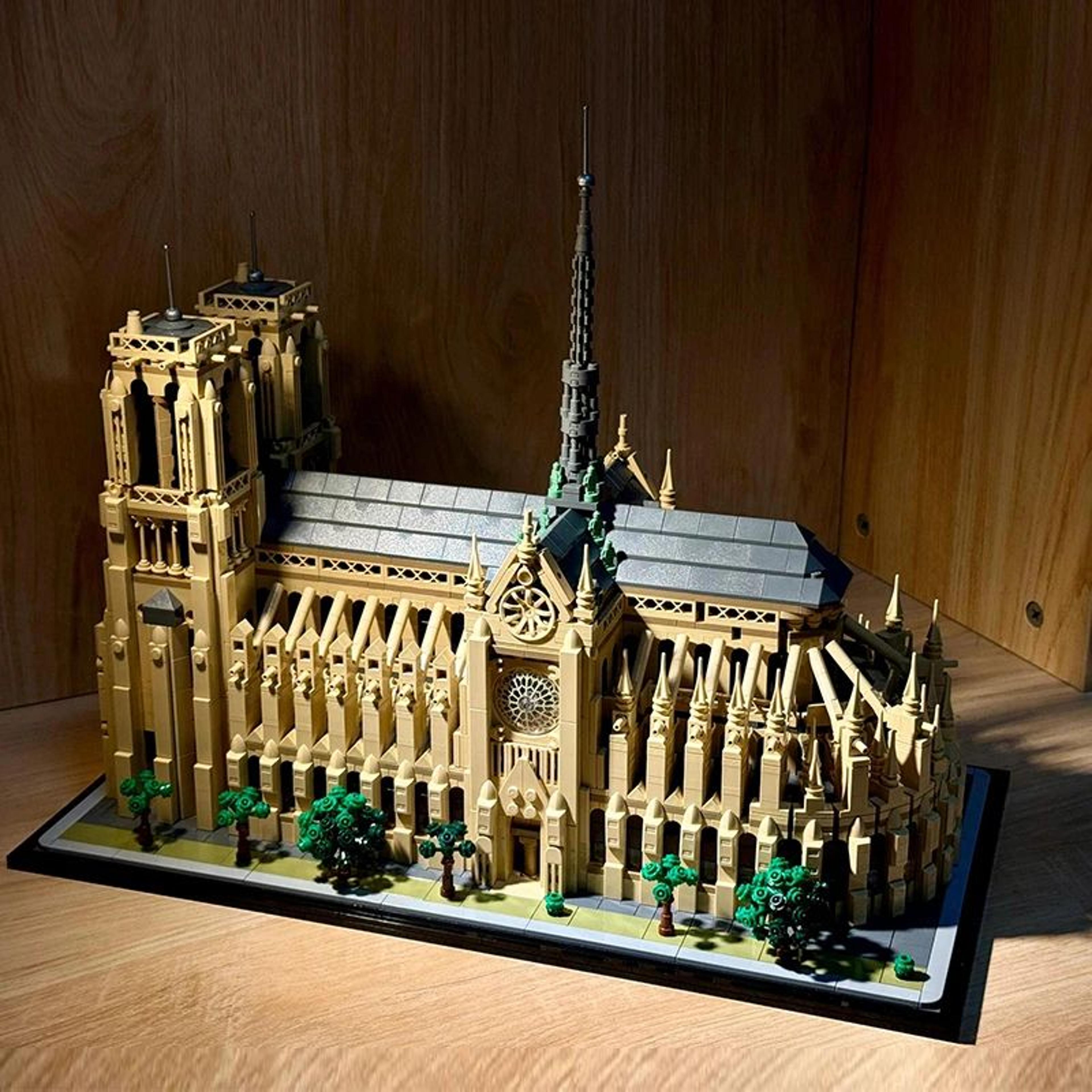 NotreDame De Paris Architectural Building Set  4383 Piece Collectible Model Kit For Adults 0