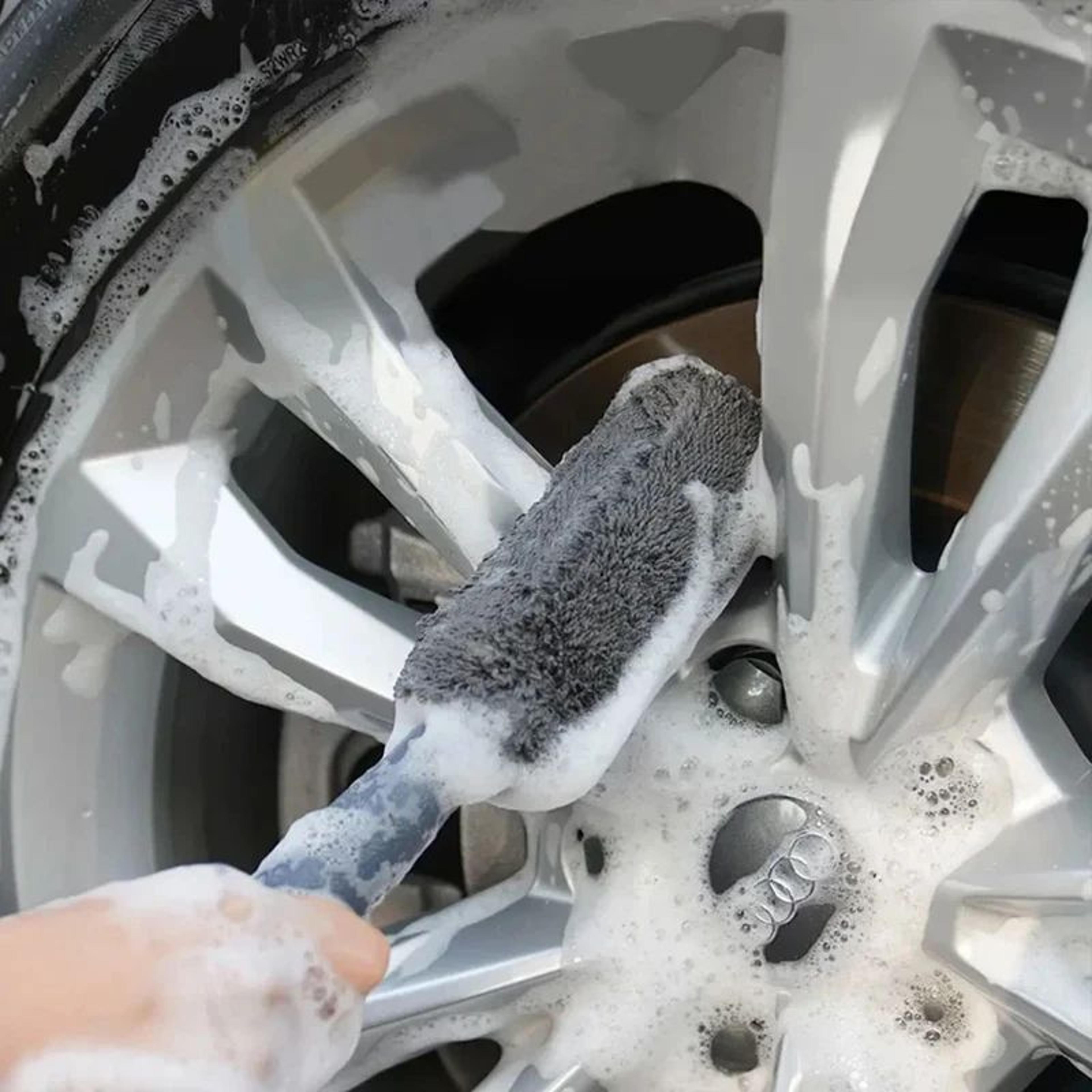 Microfiber Car Wheel Cleaning Brush  Soft Tire  Rim Wash Brush With Ergonomic Handle 2