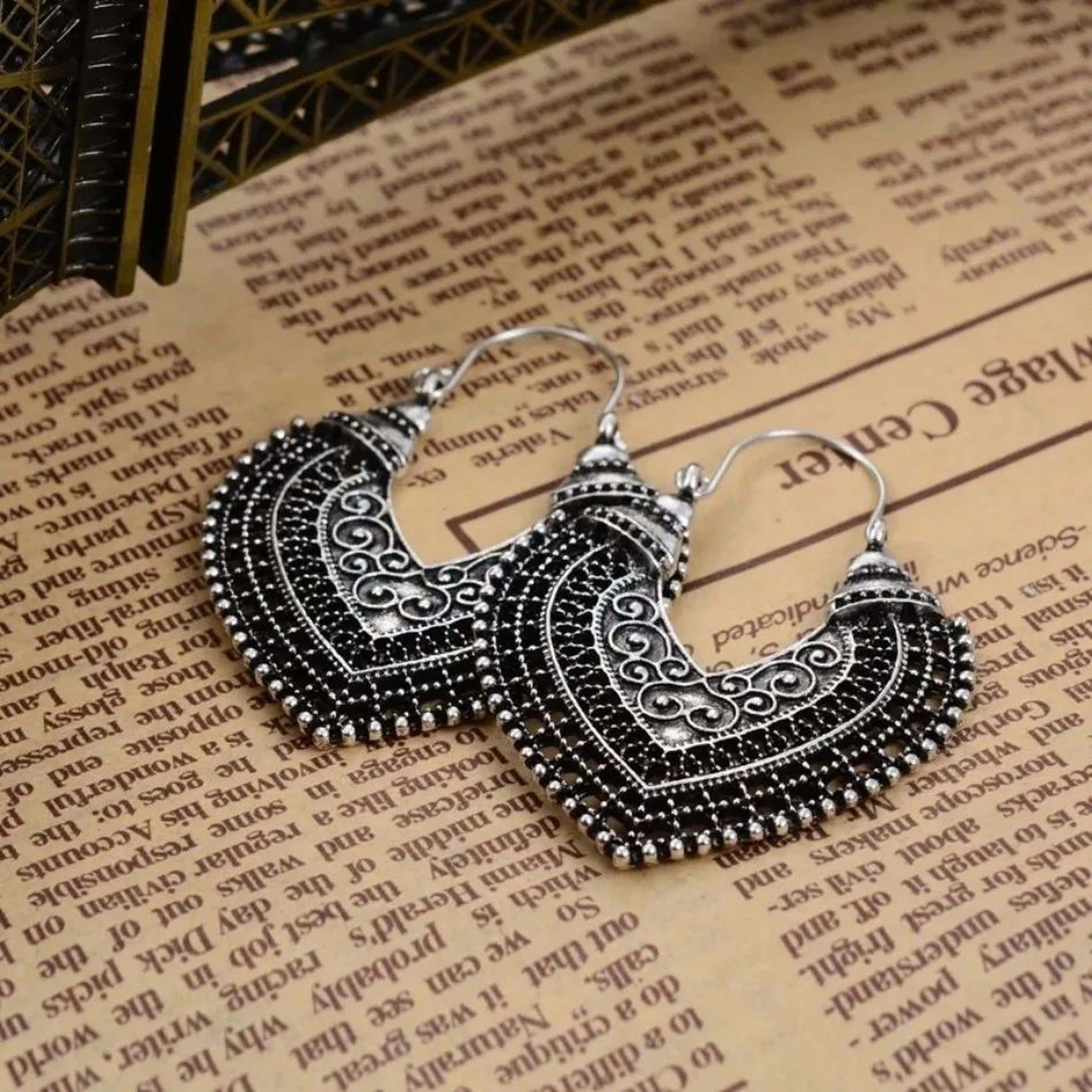 Retro Bohemian Hollow Flower Earrings Ethnic Metal Statement Jewelry 2