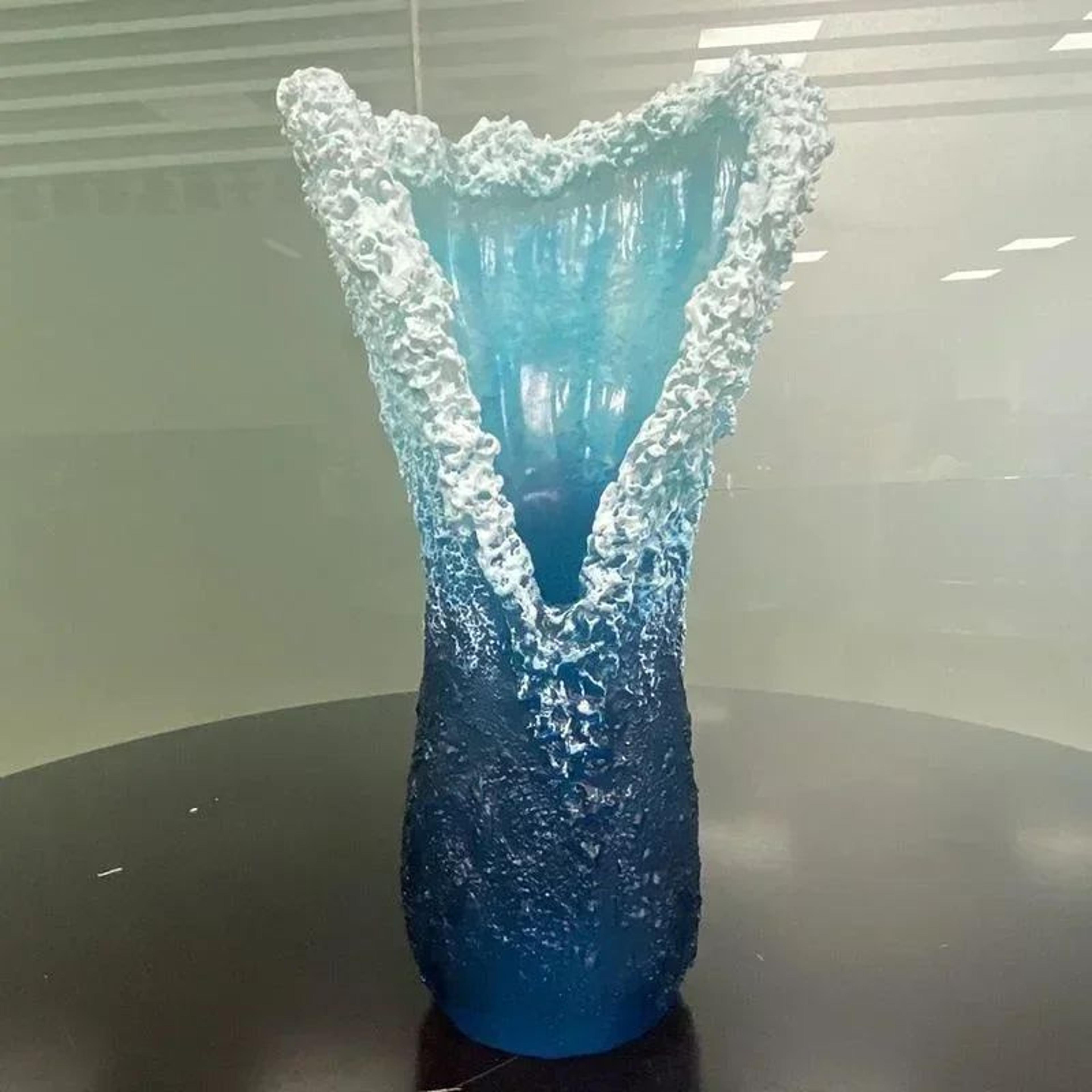 Coastal Ocean Wave Resin Vase  Blue Decorative Home Decor  Tabletop Centerpiece 3
