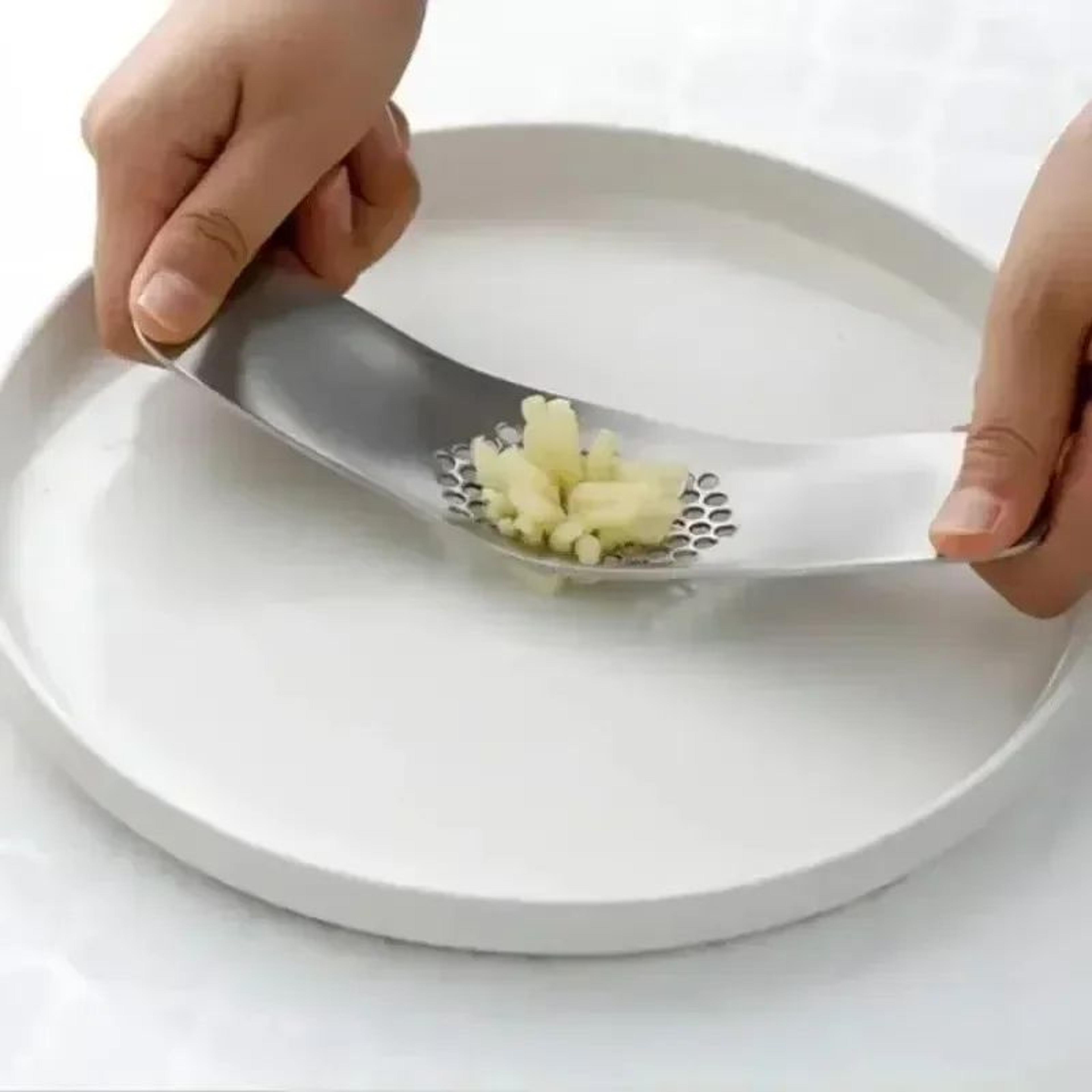 ProCrush Stainless Steel Garlic Press  HeavyDuty Garlic Press Crusher For Effortless Mincing 3