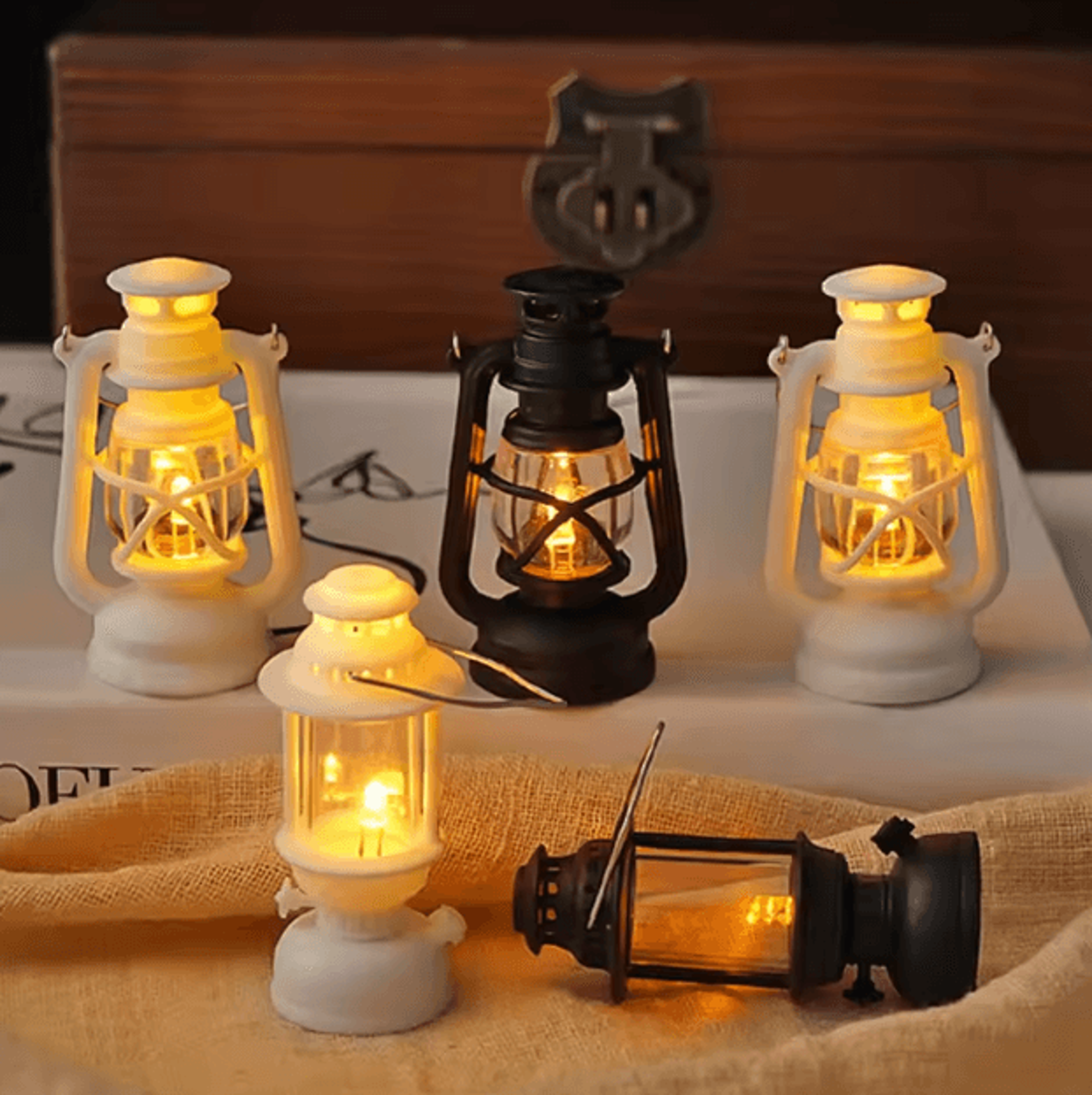 Mini LED Pony Lantern  Retro Dollhouse Light  Miniature Oil Lamp Decor 1