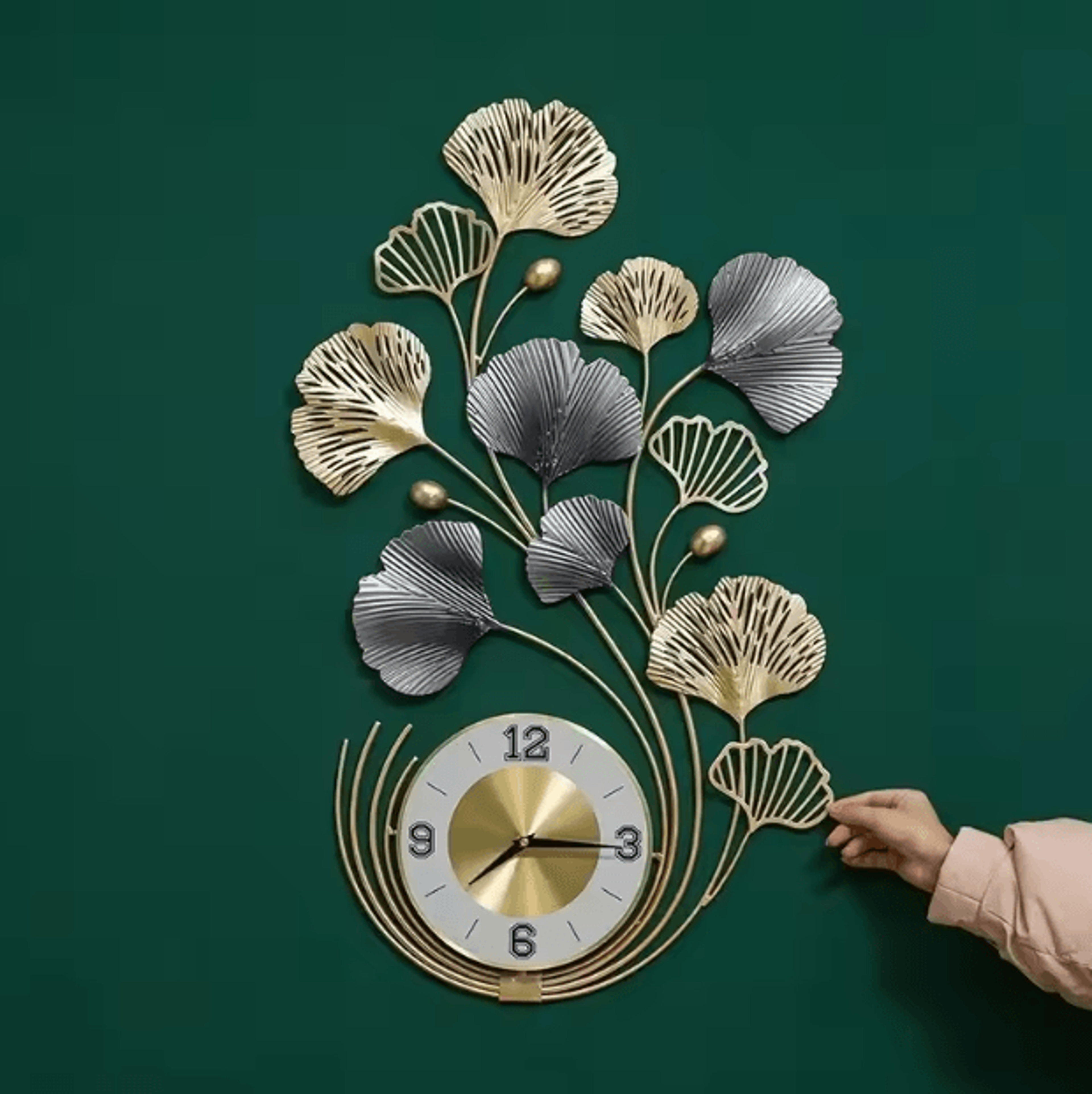 Large Ginkgo Leaf Wall Clock  Silent Metal Art Decor For Living Room  Home 1