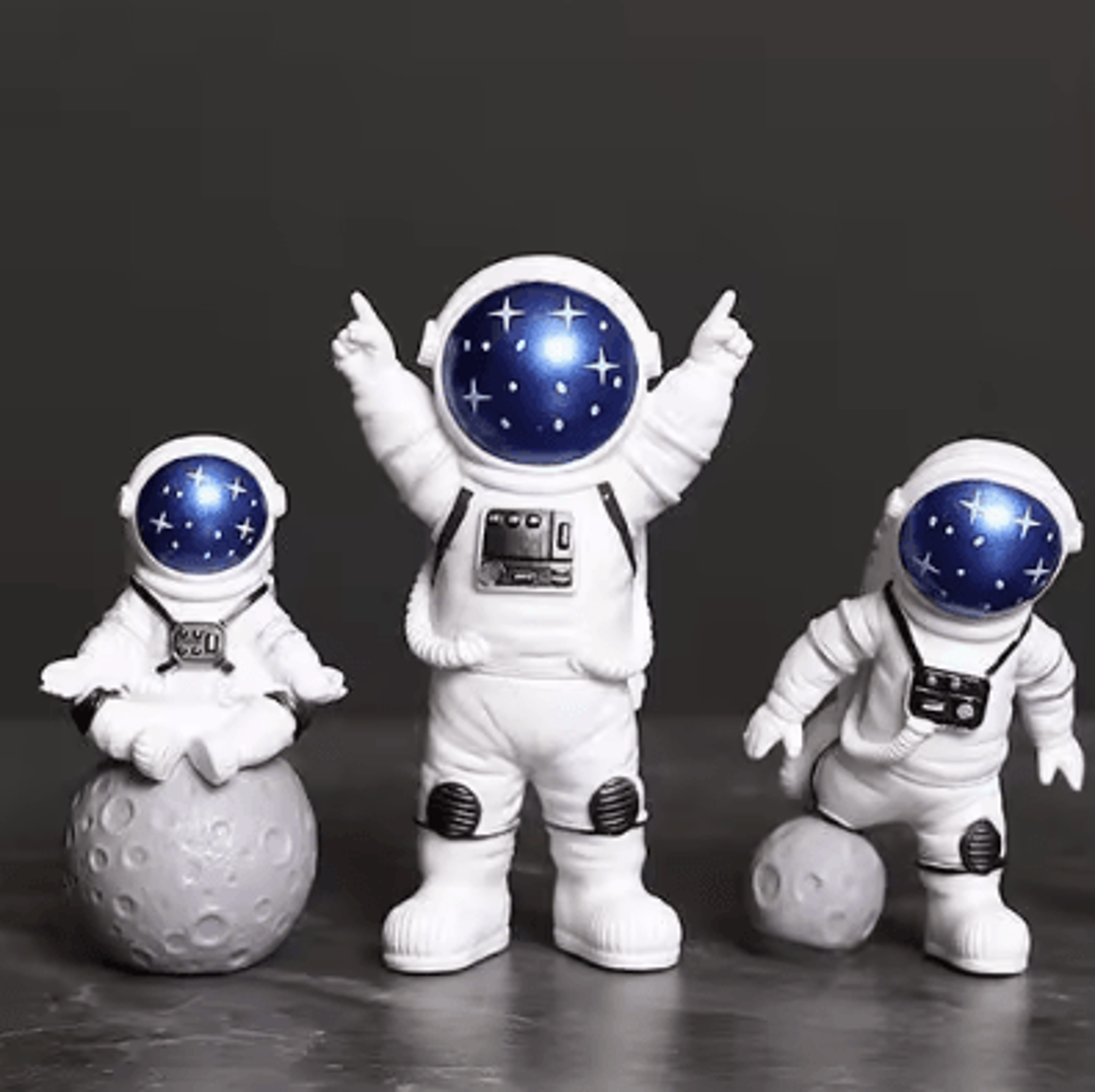4Piece Astronaut Figurine Set Mini Spaceman Desk Decor Educational Toy  Gift 0