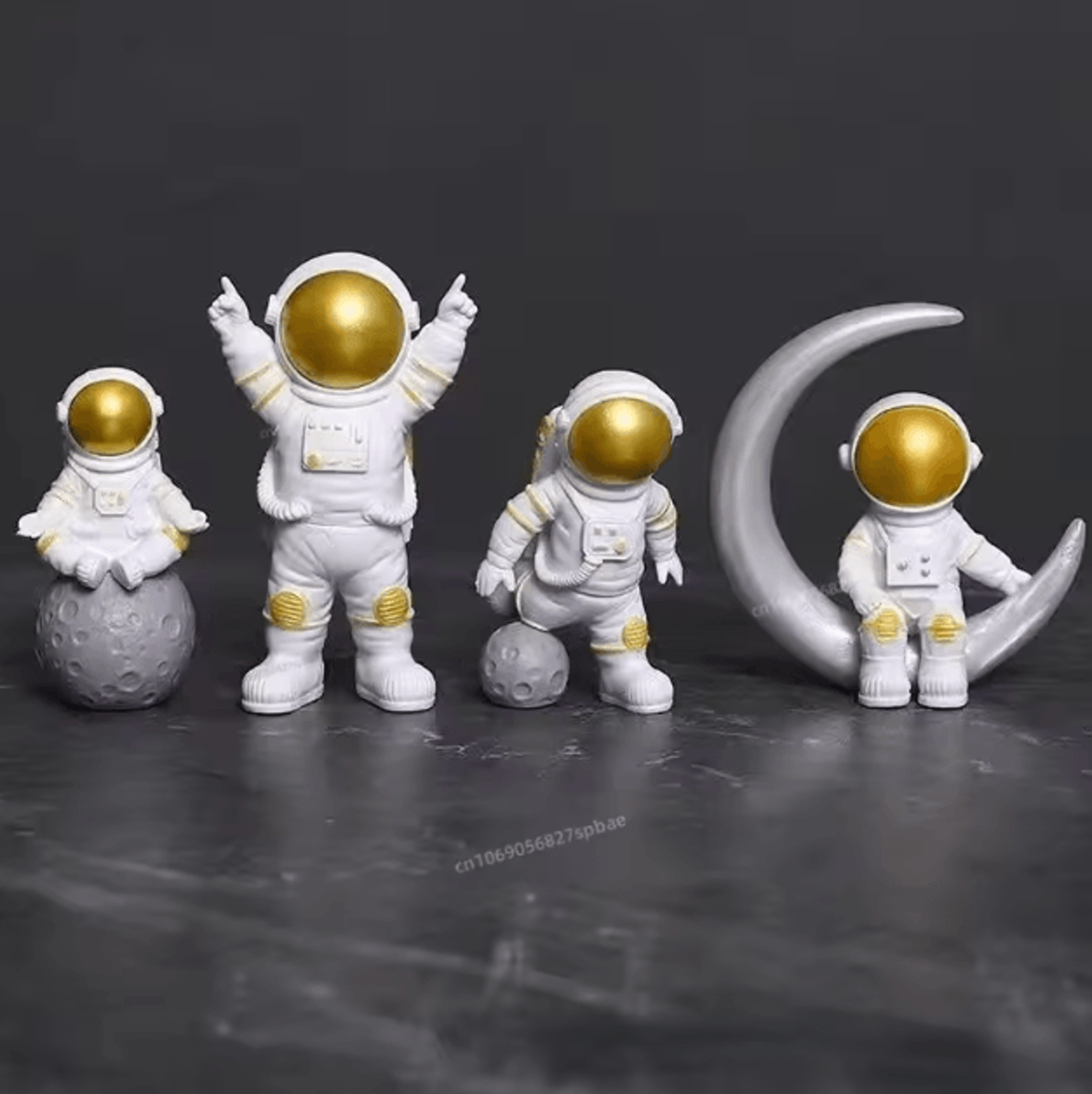 4Piece Astronaut Figurine Set Mini Spaceman Desk Decor Educational Toy  Gift 2