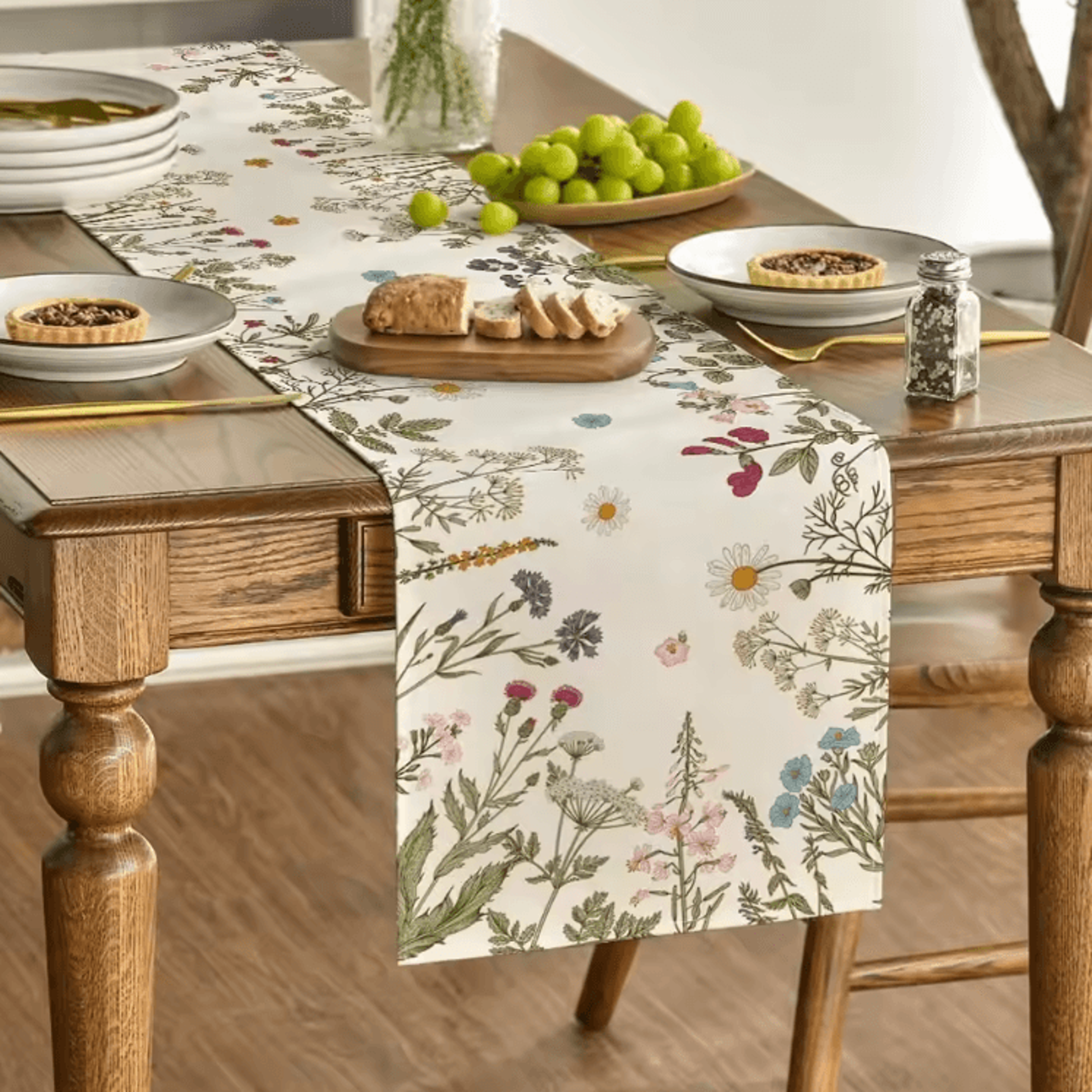 Spring Daisy Linen Table Runner  Floral Farmhouse Dining Table Decor 3