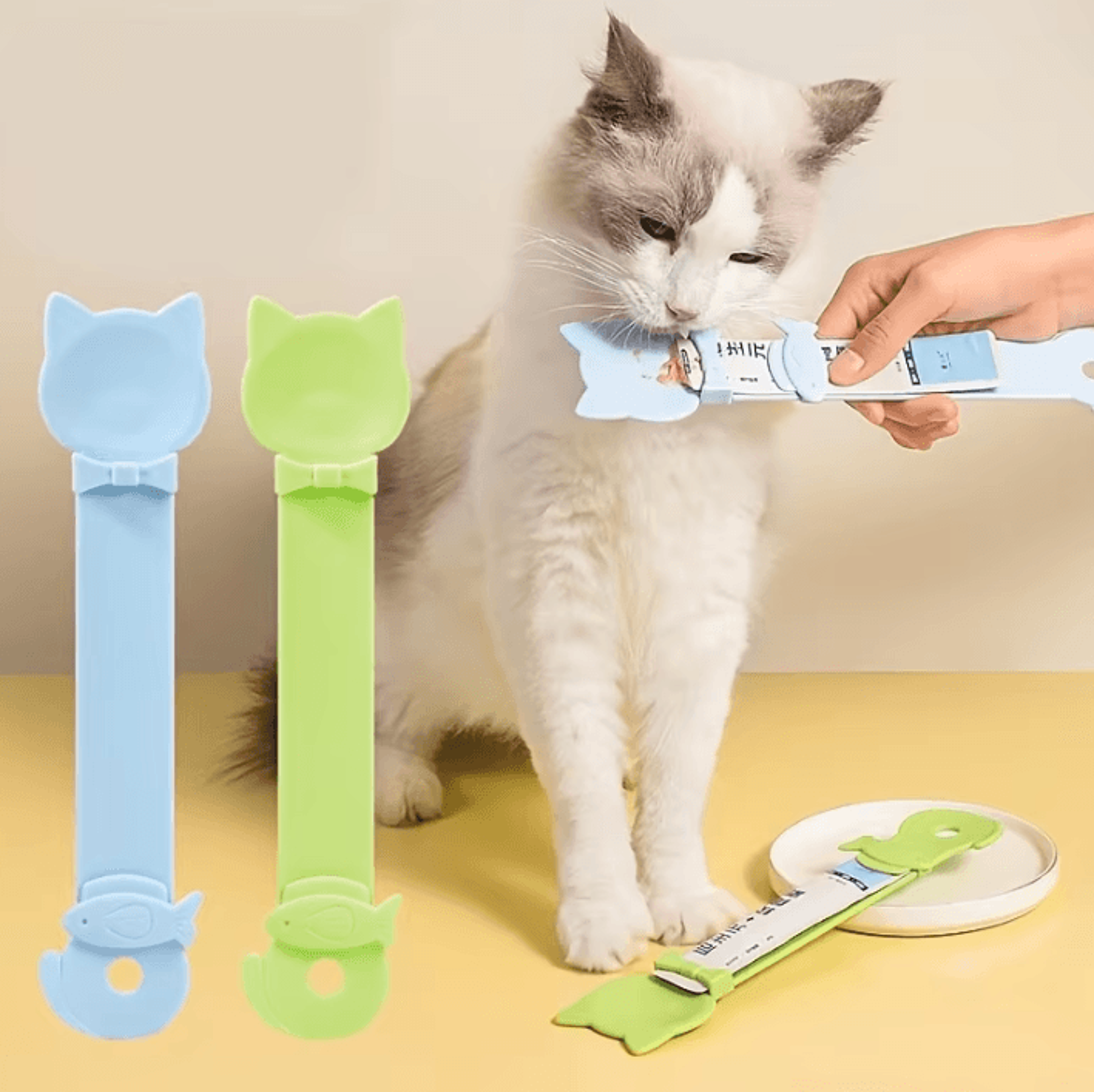 lickease long handle cat treat & wet food feeding spoon