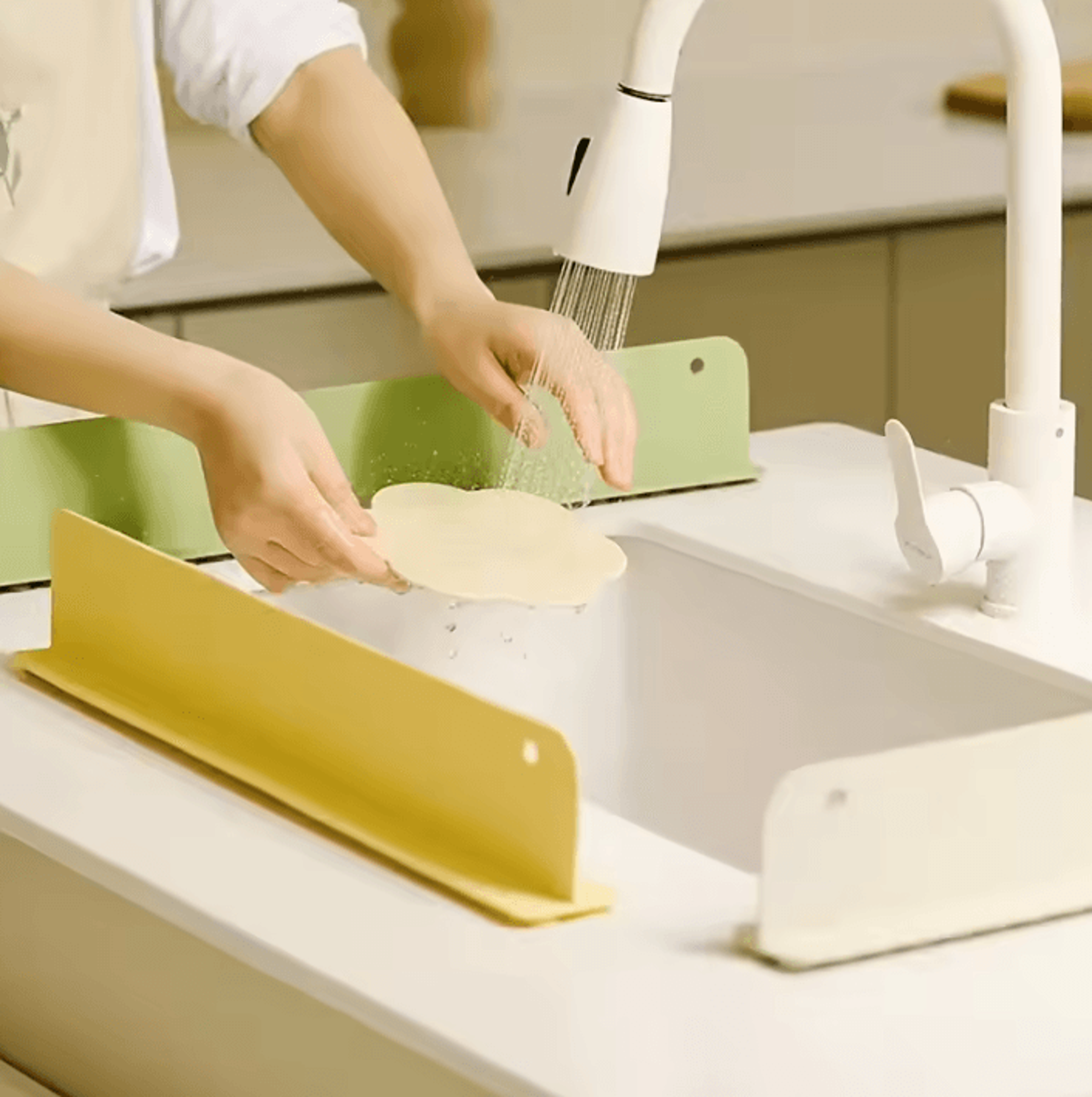 SplashShield Silicone Sink Water Guard 1