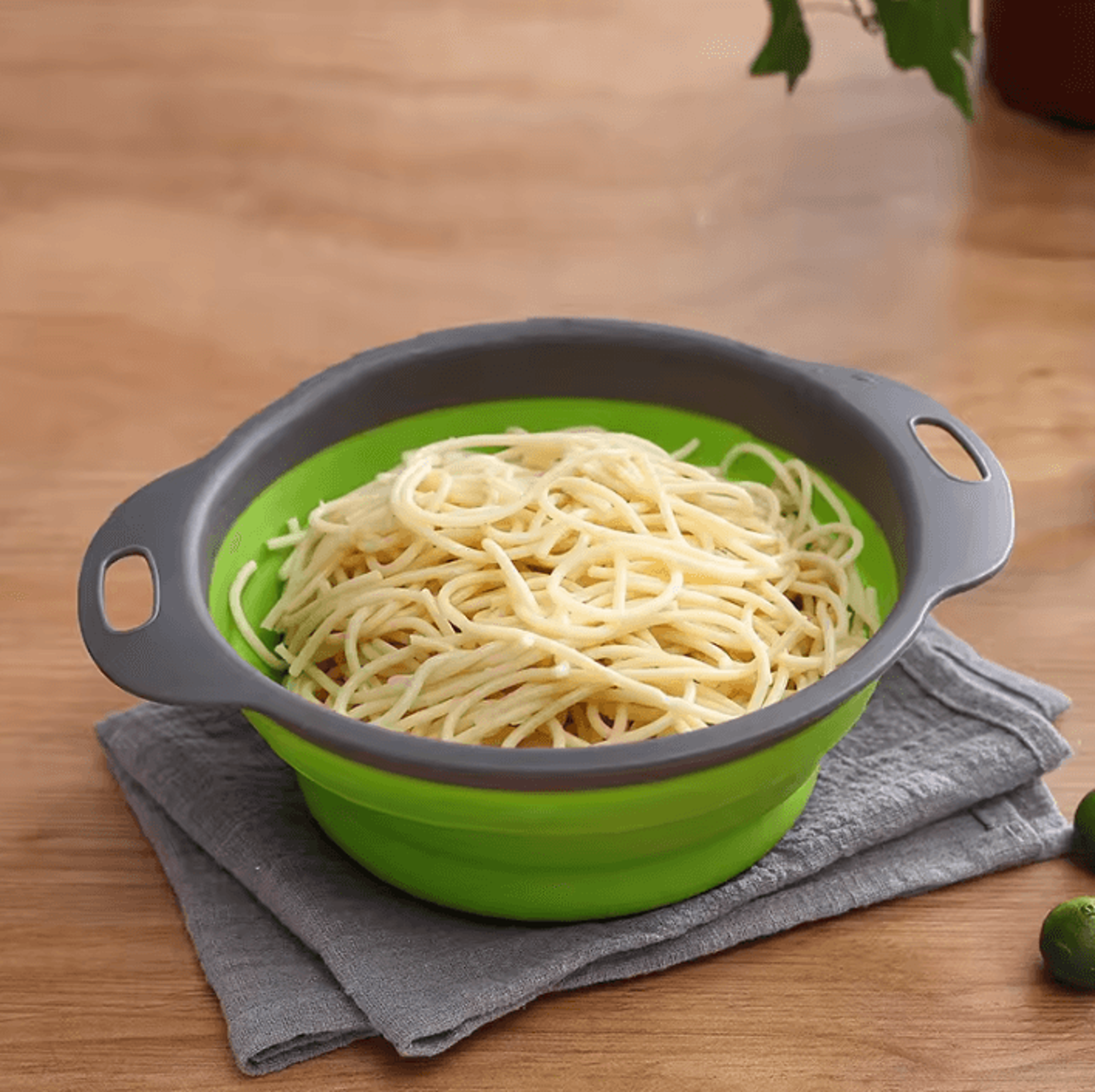 FlexDrain Collapsible Silicone Colander Basket 2