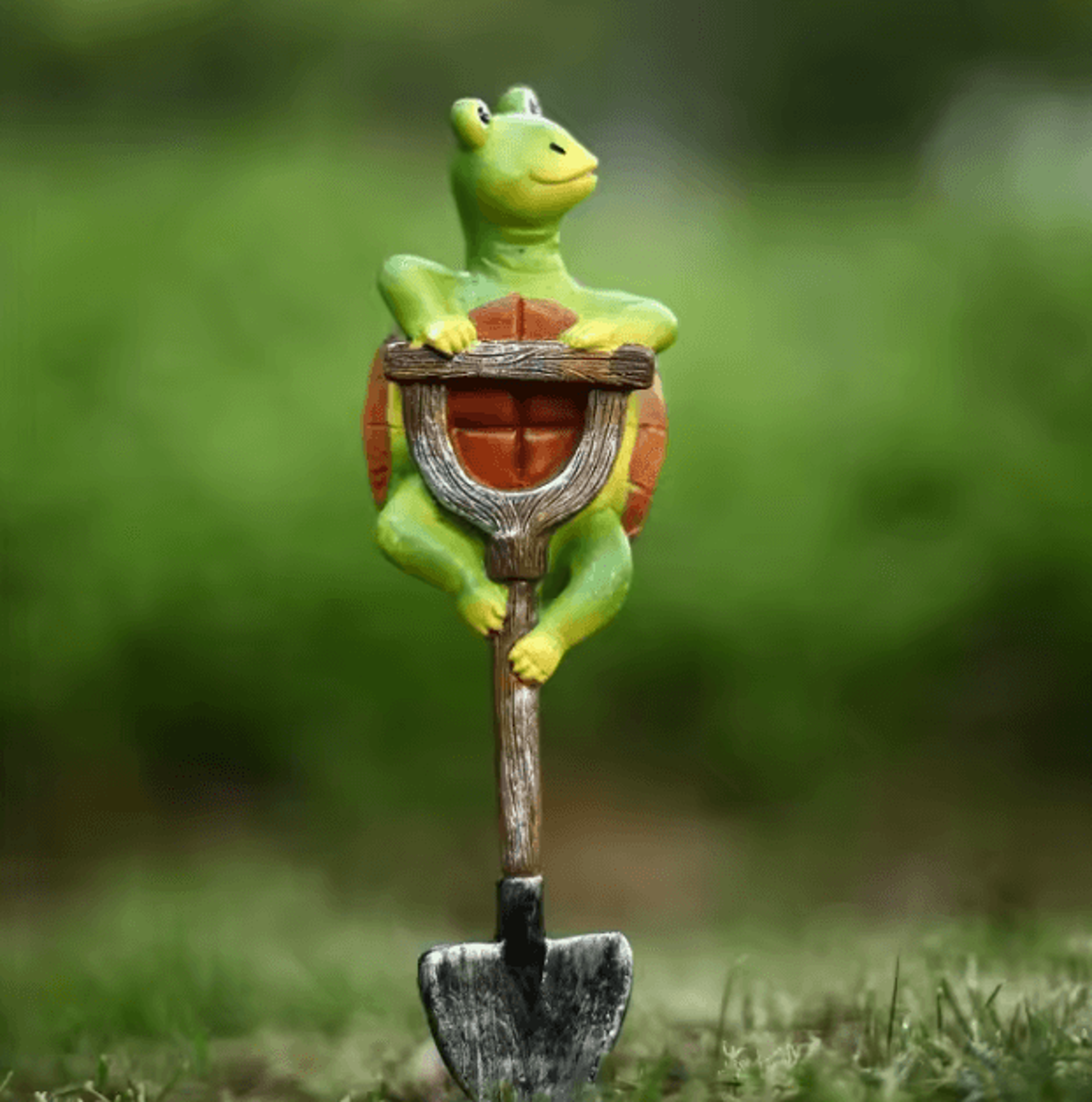 Whimsical Resin Garden Statue Set With Gnome Frog Rabbit  Turtle 6