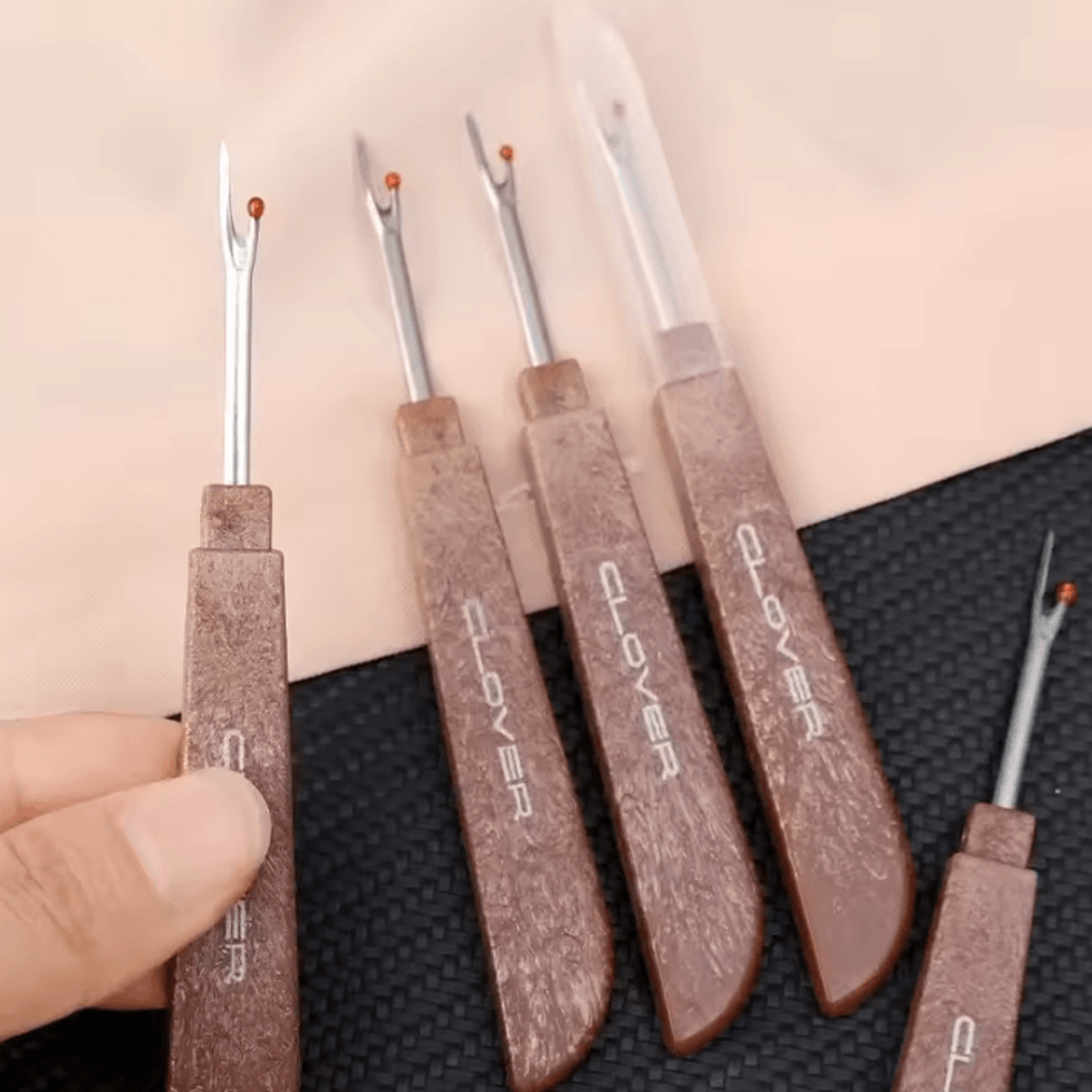 Steel Seam Ripper And Thread Cutter With Comfortable Handle 3