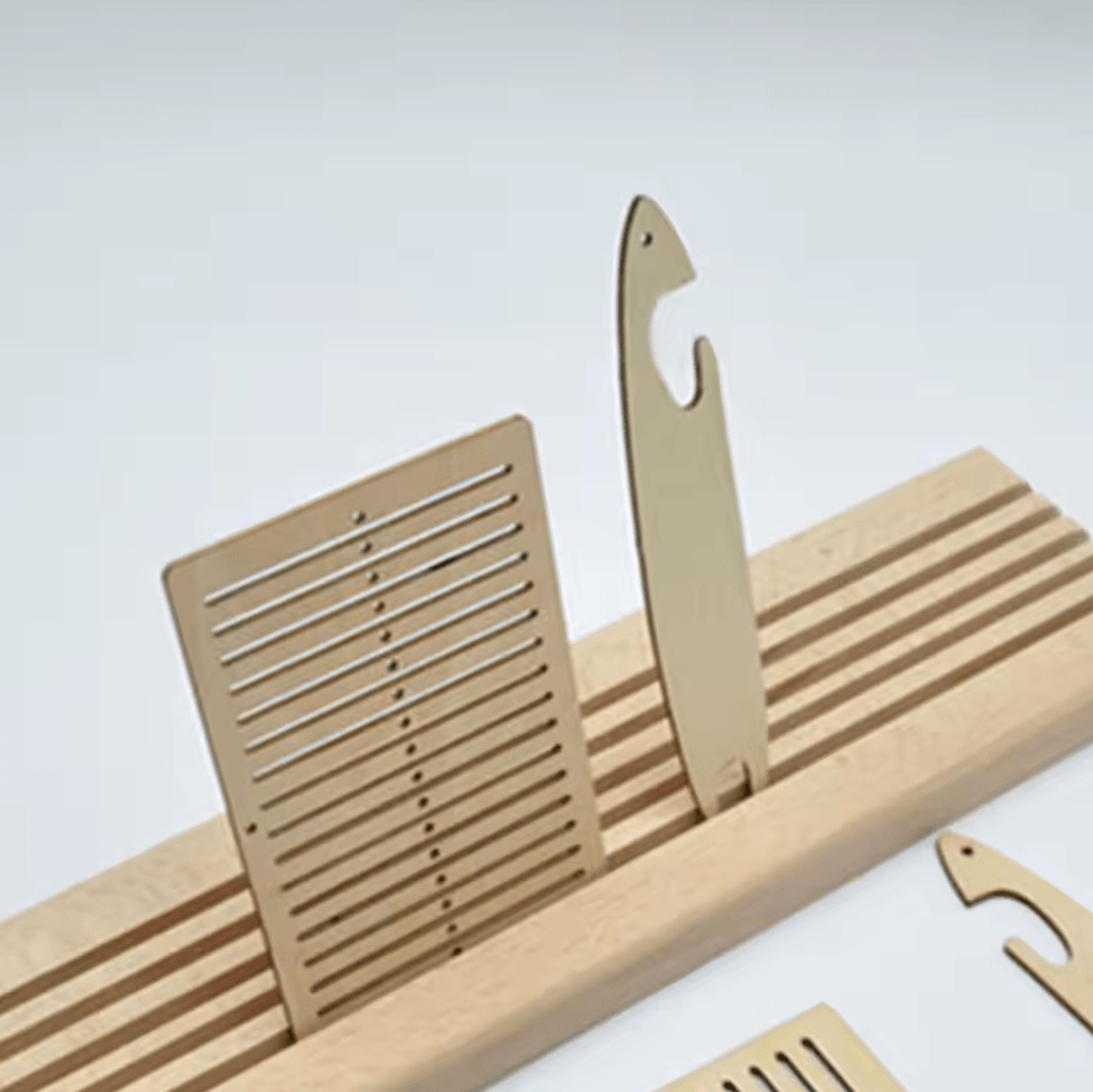 Wooden Hand Weaving Loom Kit For Bracelets Belts And Straps 1
