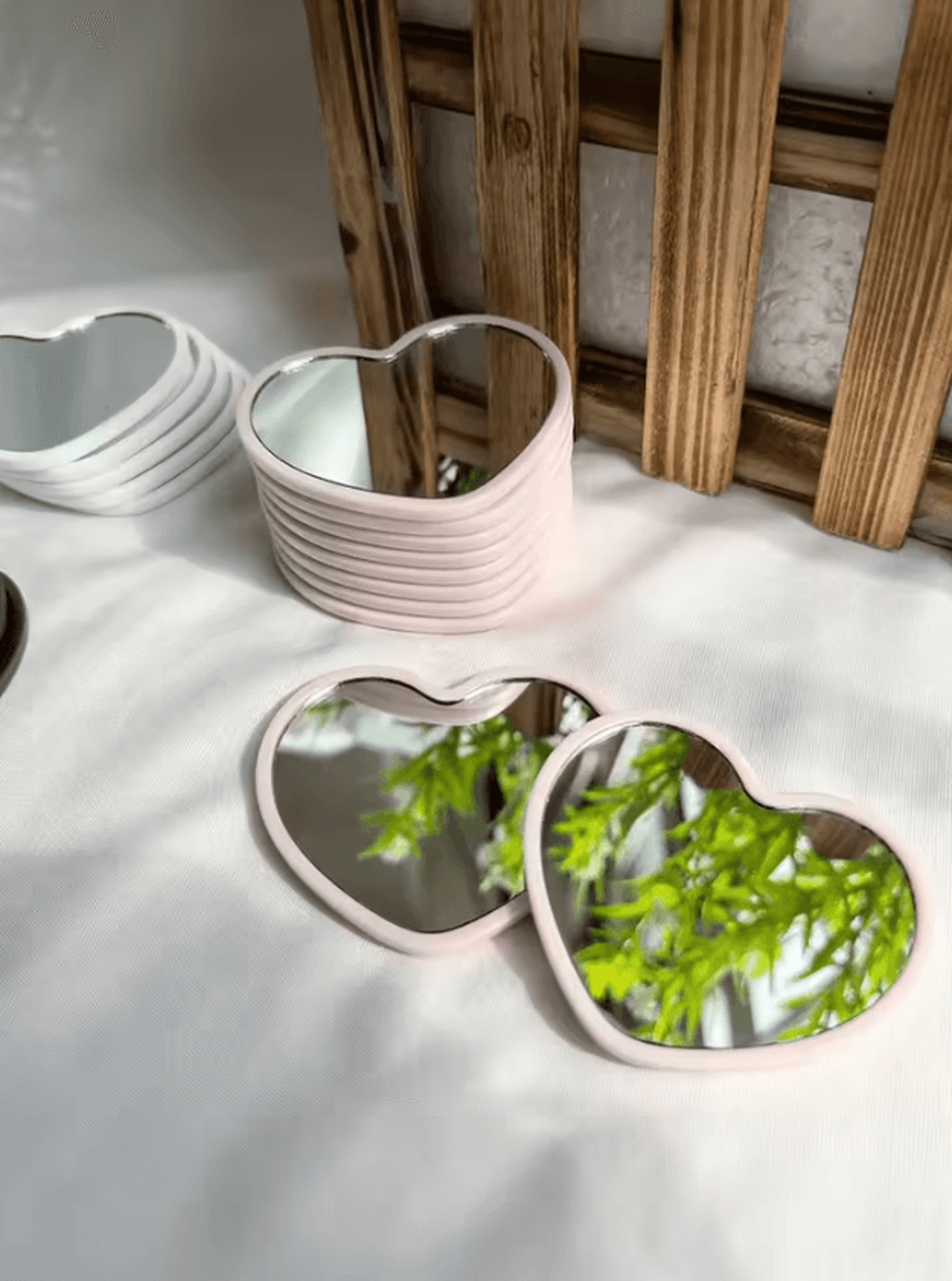 Cute Heart Shaped Mini Desktop Makeup Mirror 1