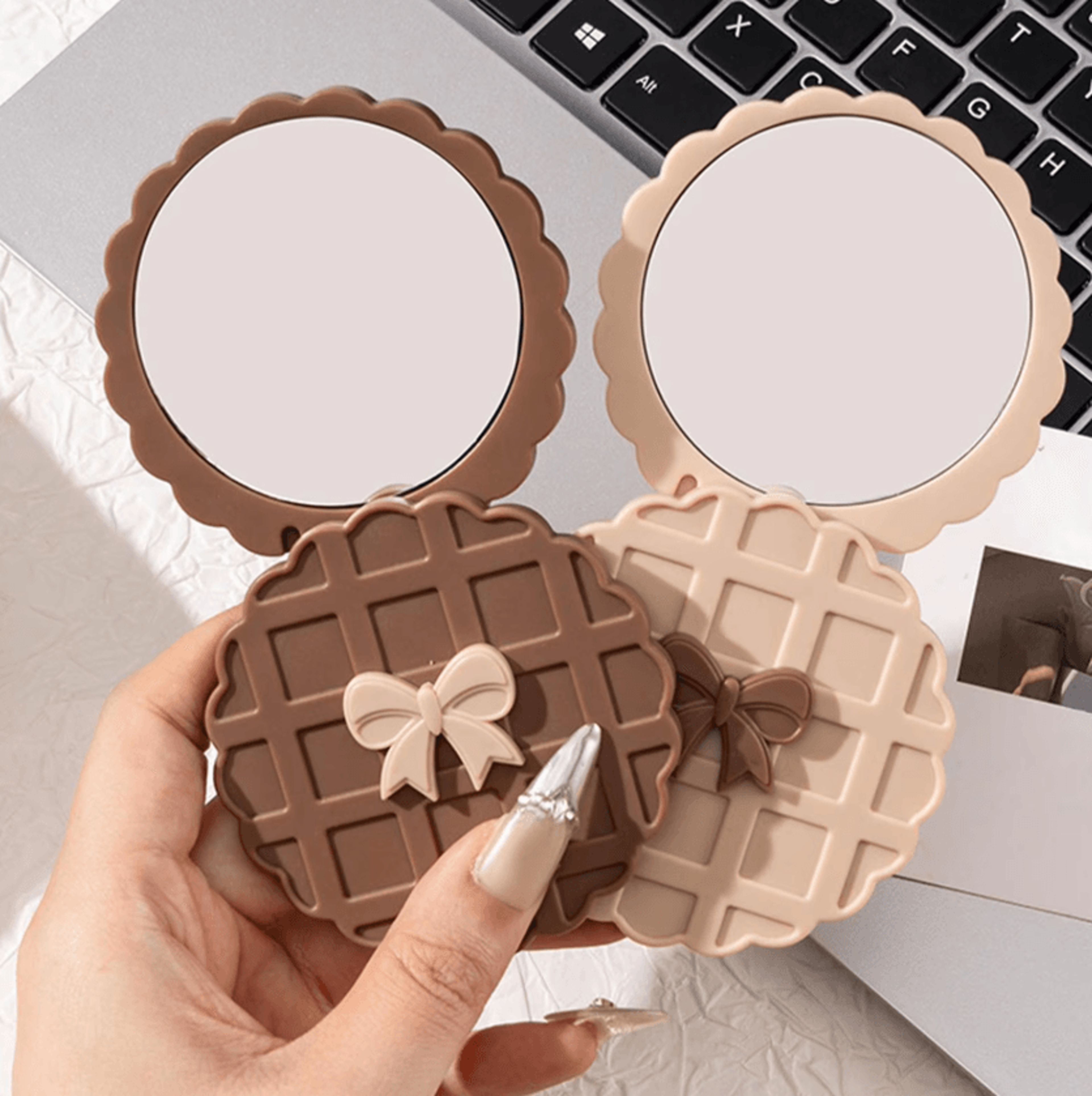 Waffle Pattern Rotating Pocket Makeup Mirror 1