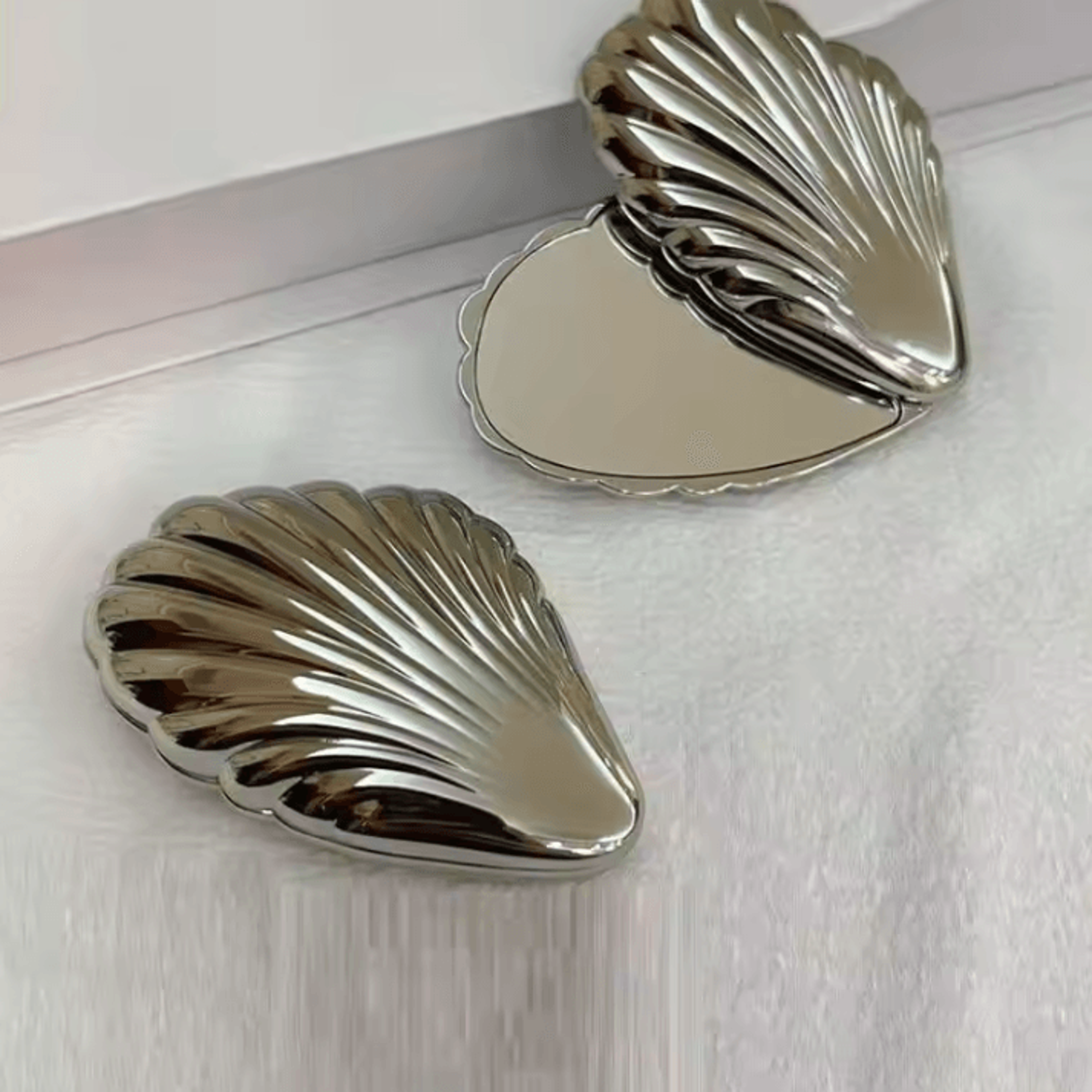 Seashell Double Sided Compact Travel Makeup Mirror 2