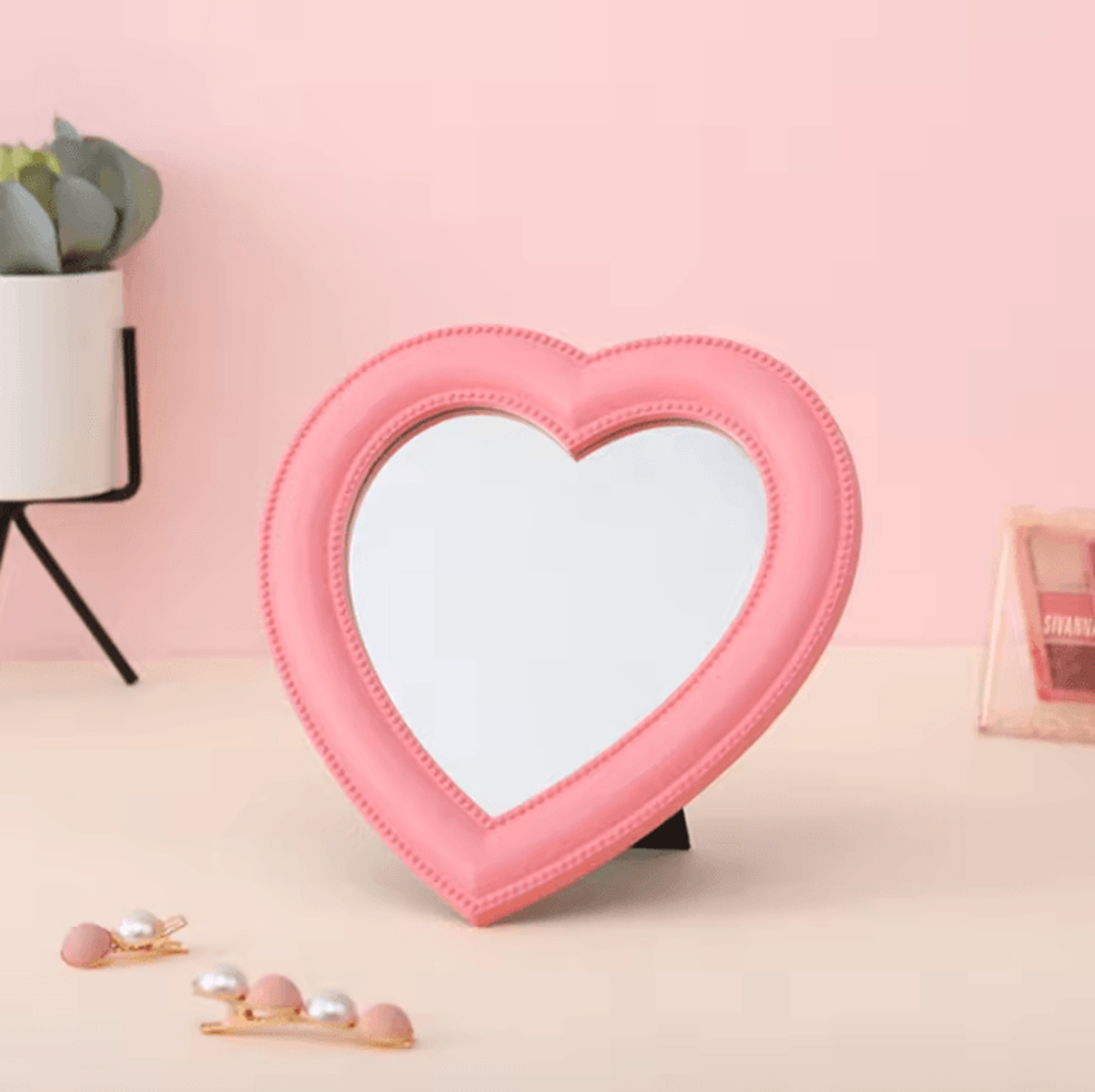 Heart Shaped Decorative Vanity Makeup Mirror 8