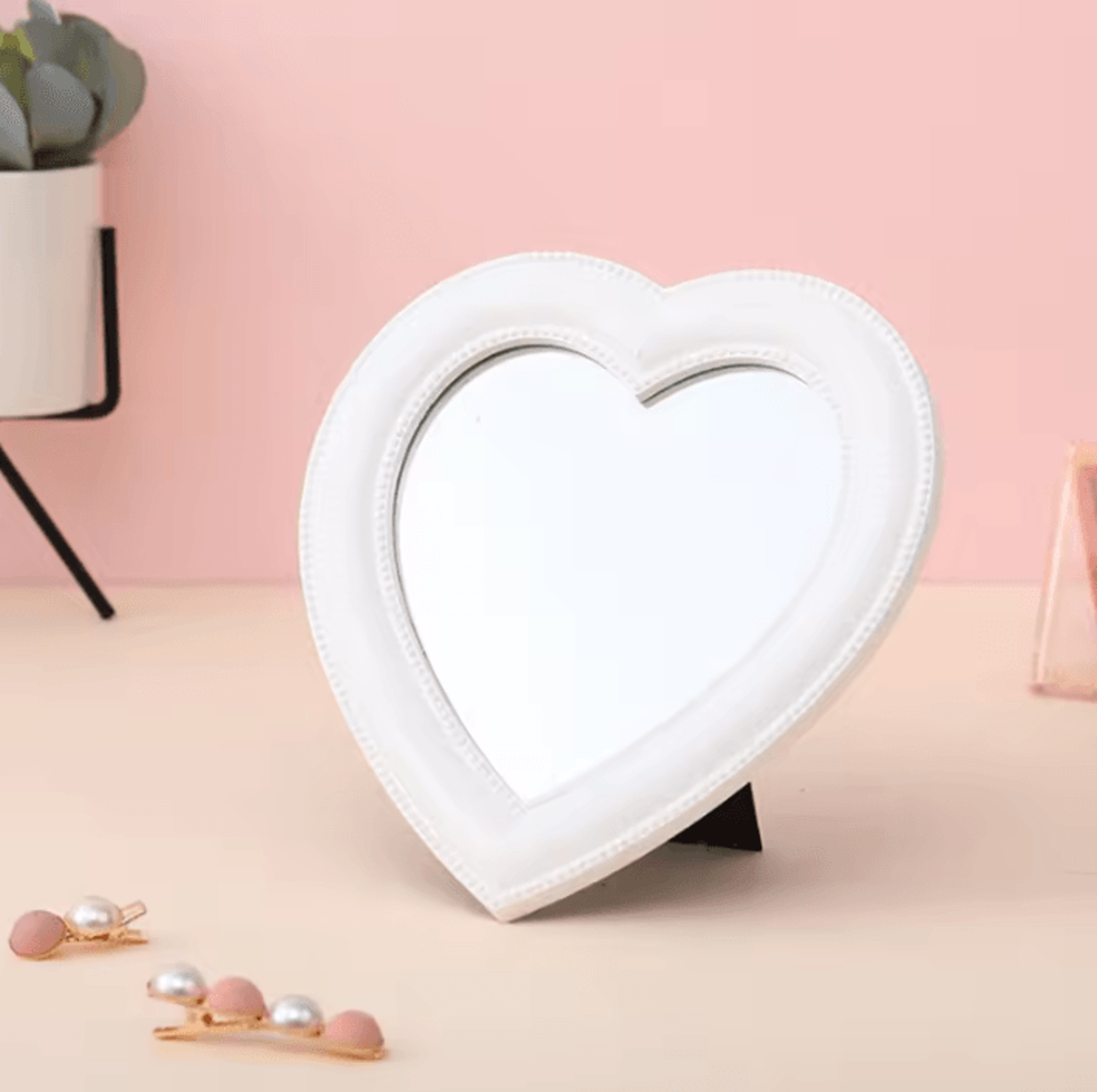 Cute Heart Shaped Makeup Mirror Decorative Desktop Vanity Mirror 2