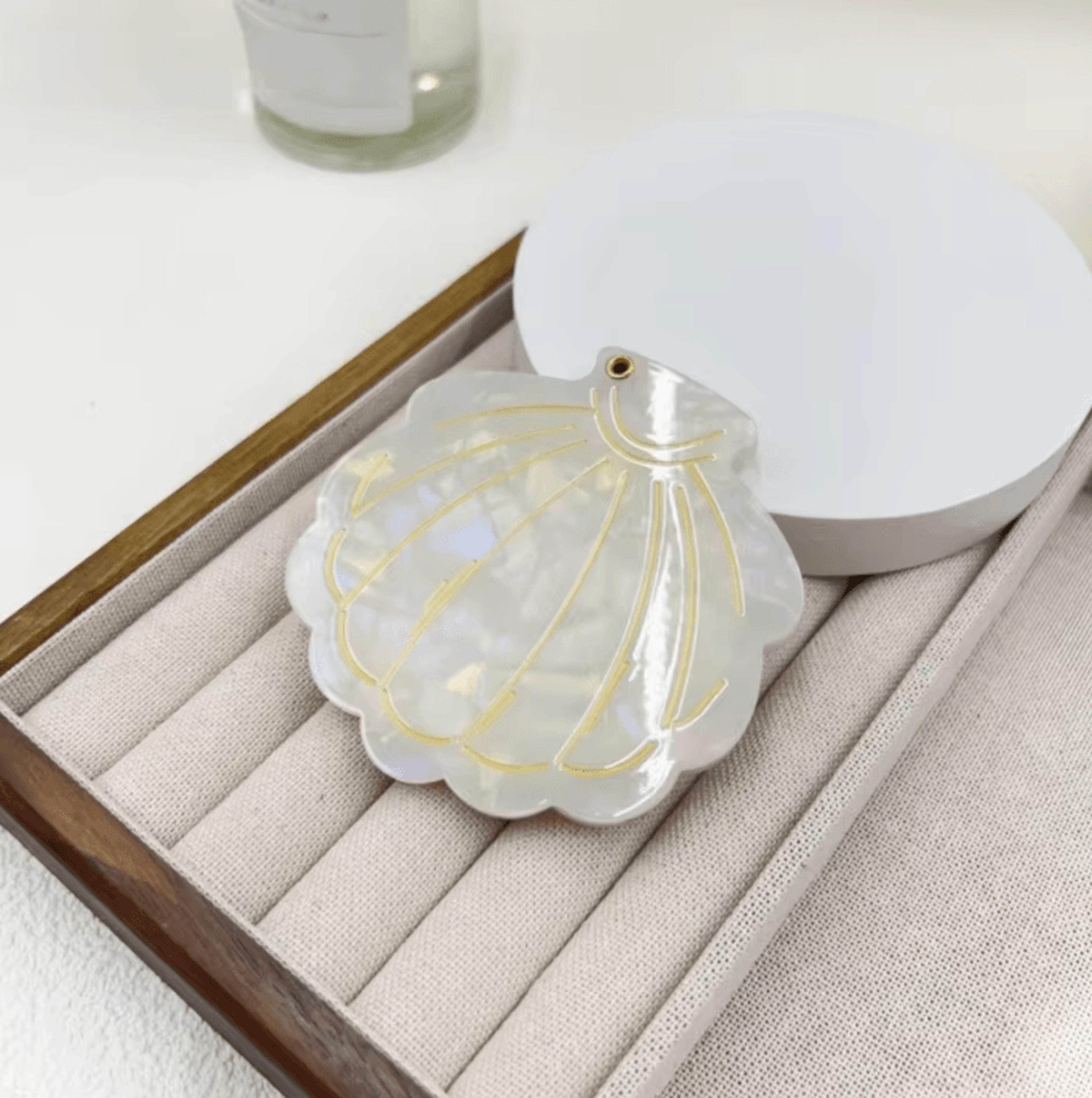 Shell Shape Folding Pocket Makeup Mirror 6