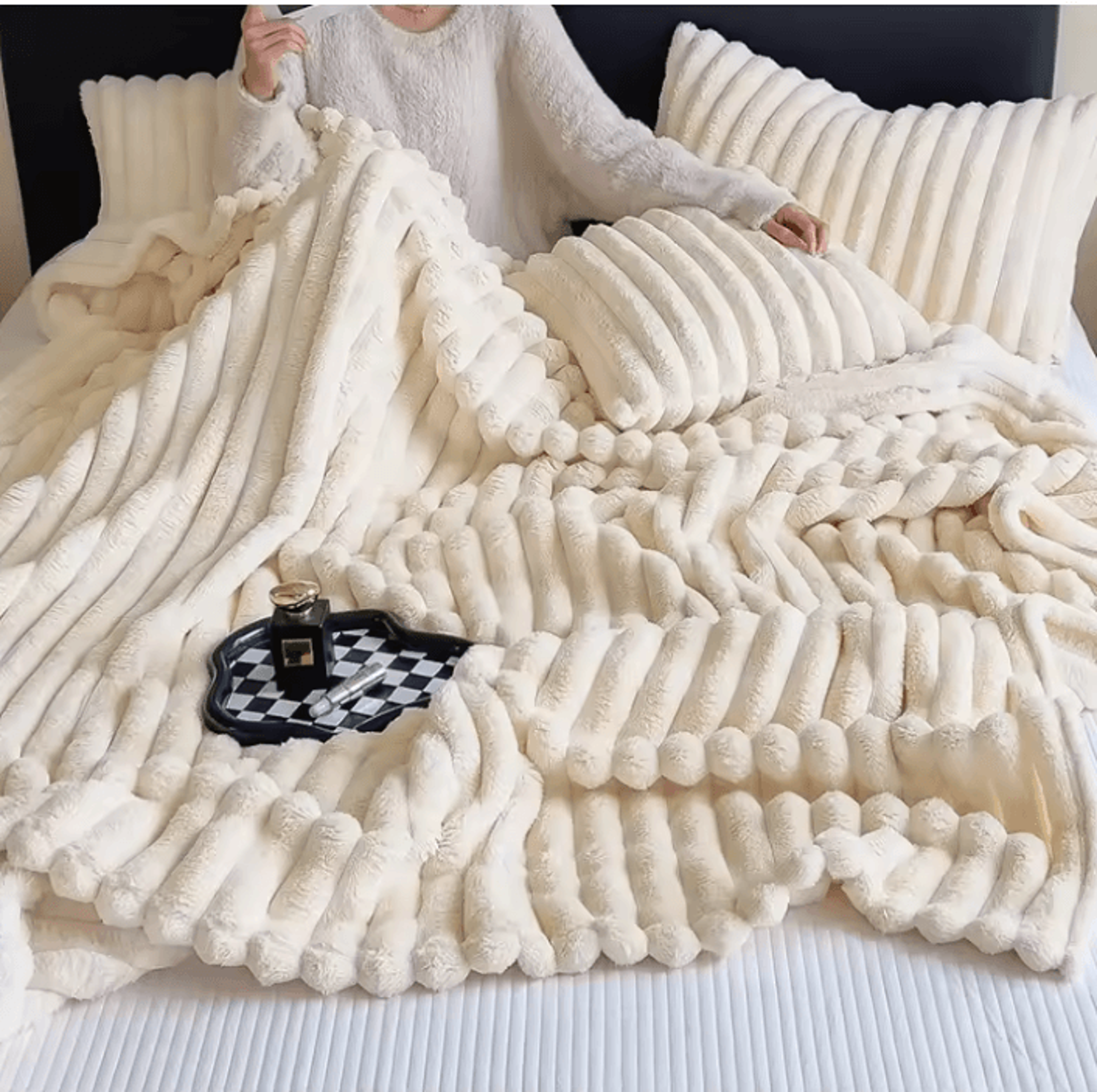 Faux Rabbit Fur Plush Nap Blanket 0