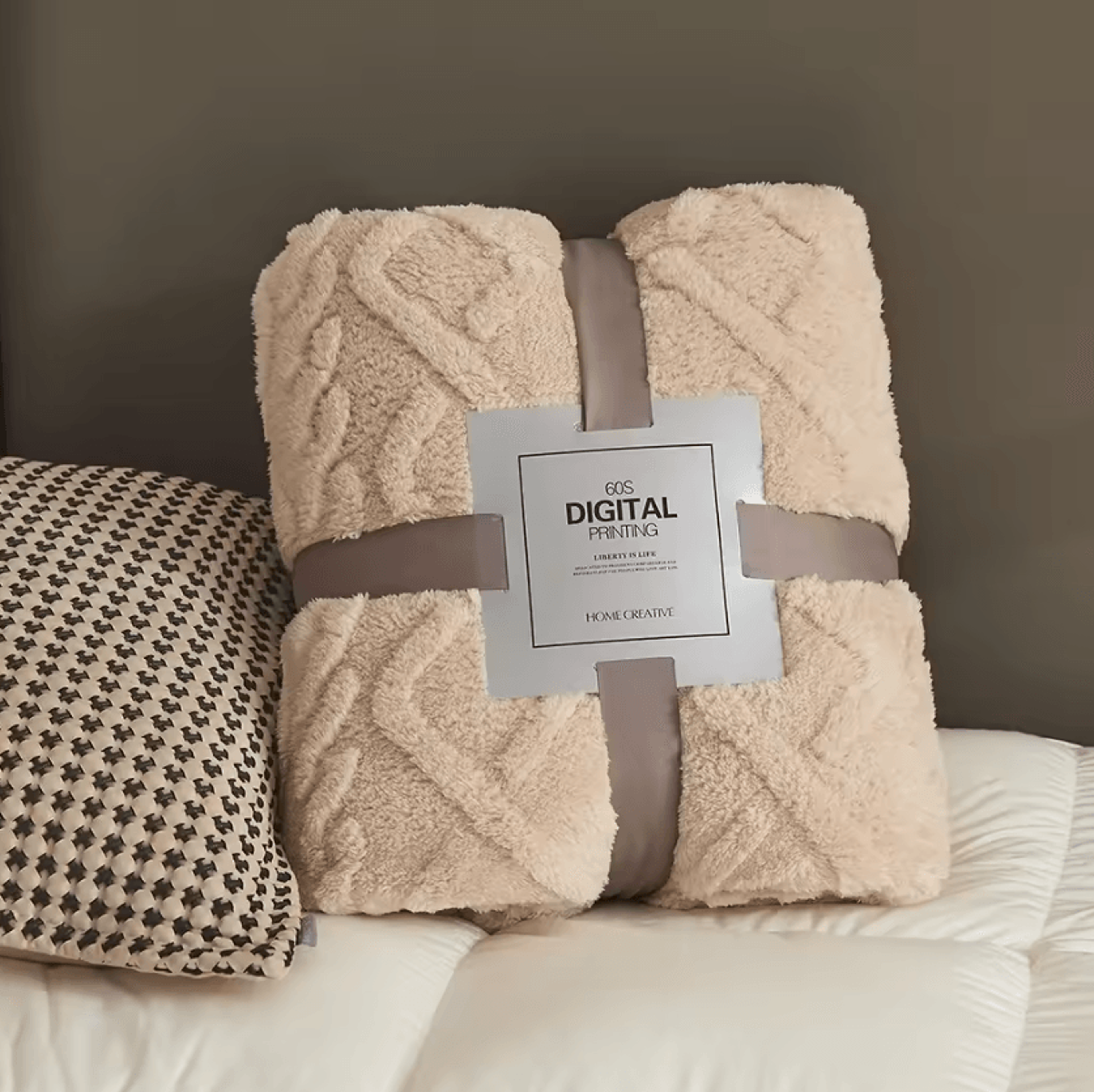 Double Sided Jacquard Coral Fleece Blanket 4