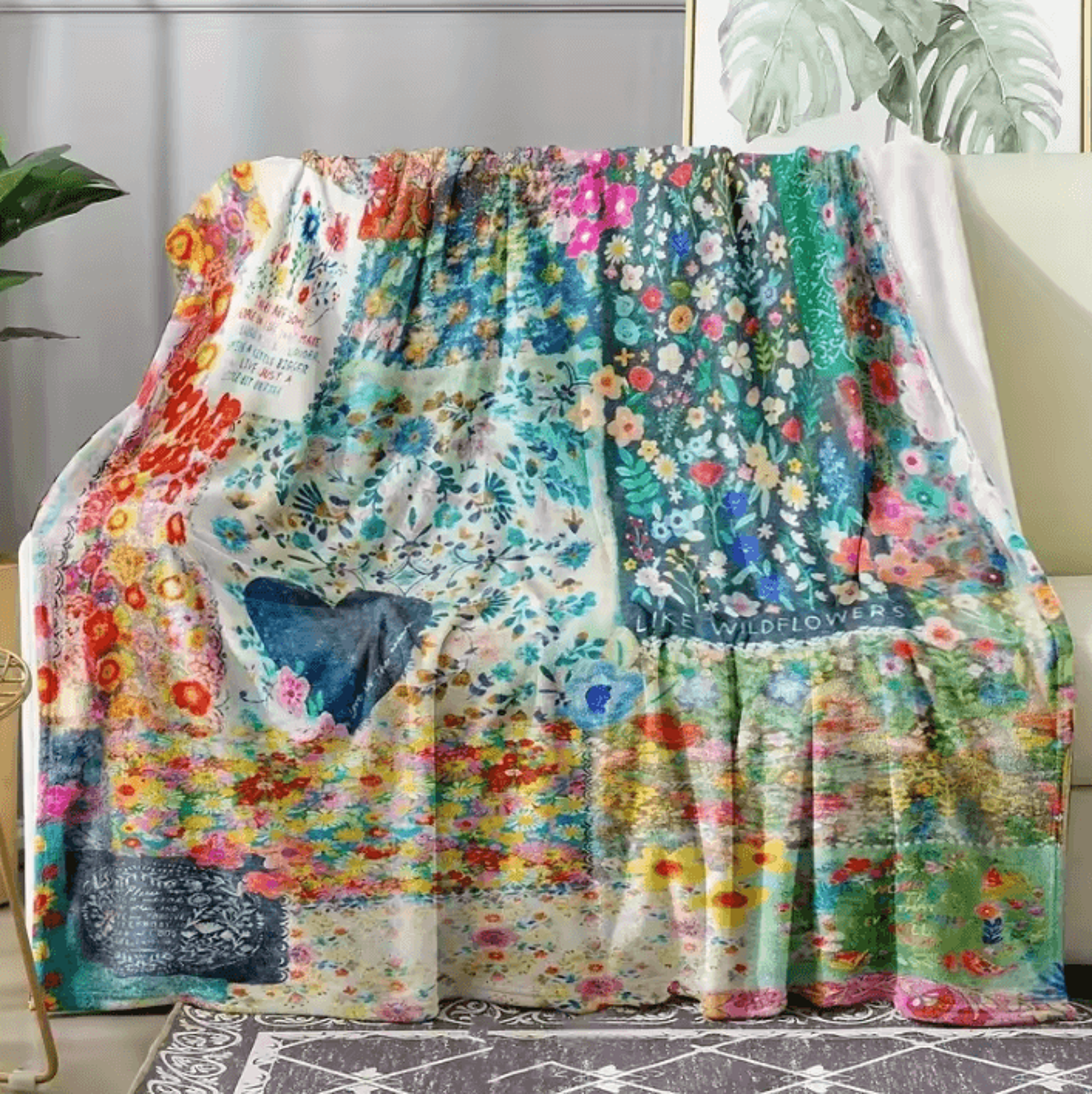 Heart Print Soft Flannel Throw Blanket 1