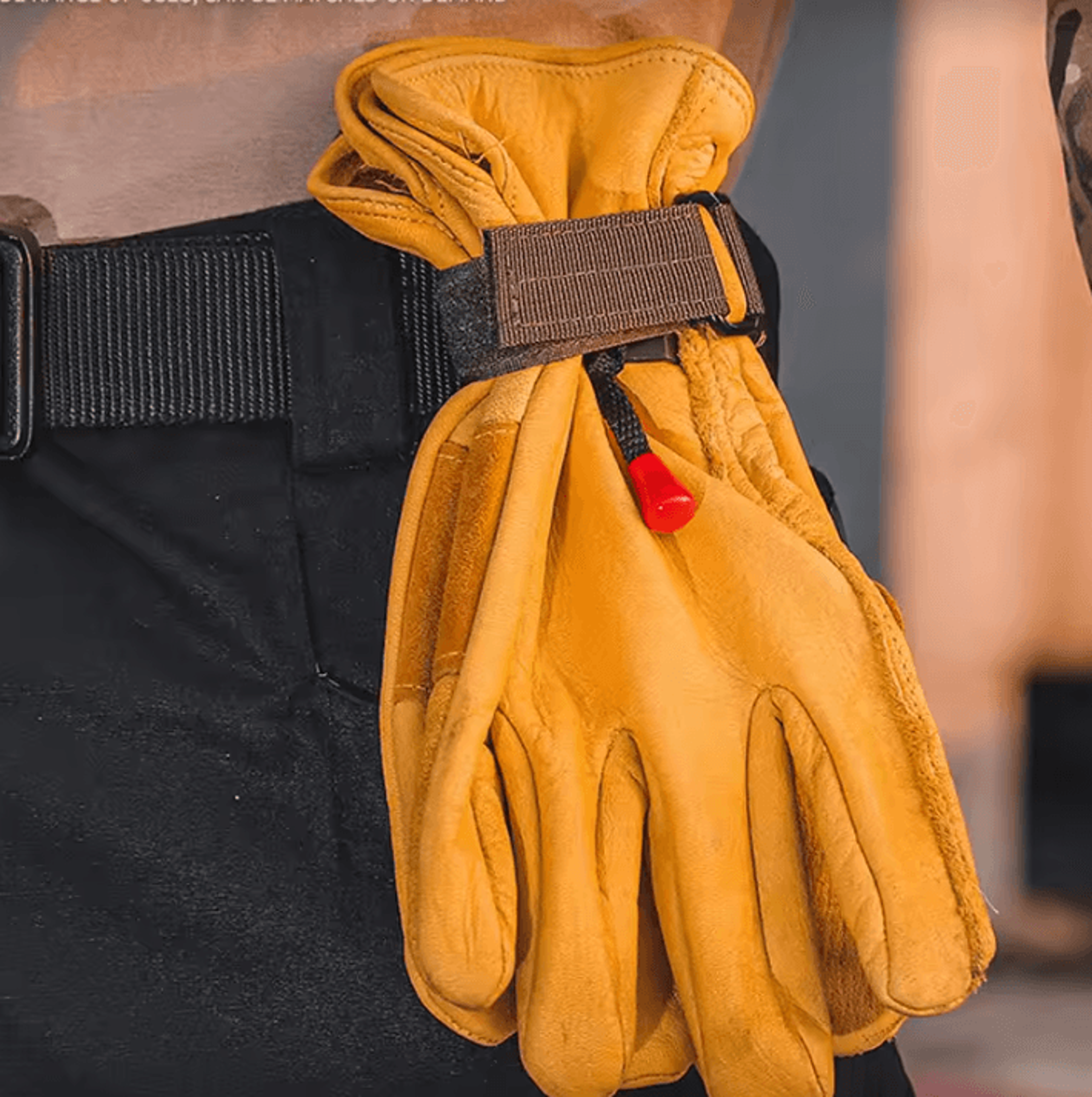 Tactical MOLLE Gear Clip Keychain And Glove Holder 3