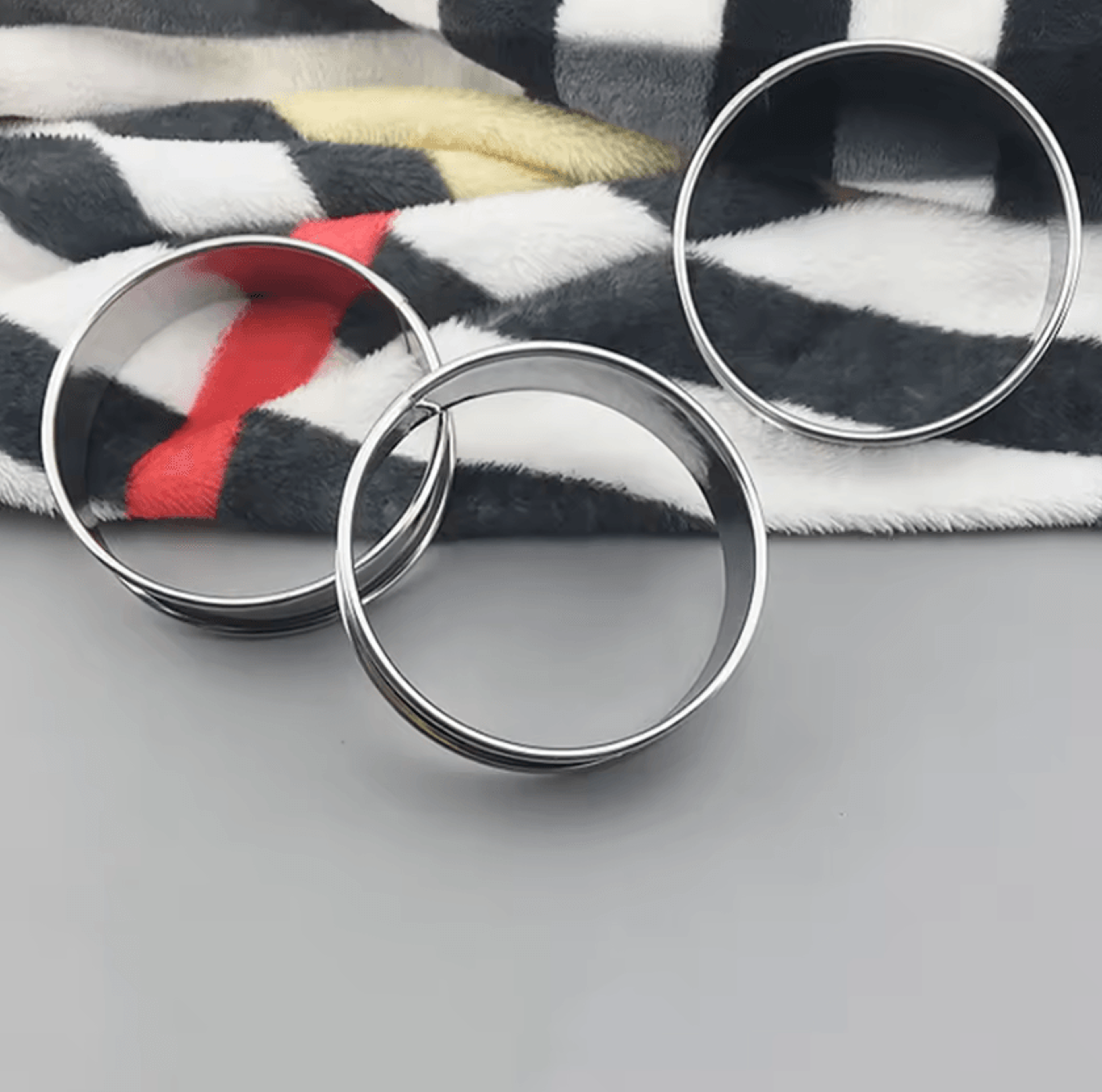 4 piece stainless steel english muffin and crumpet rings