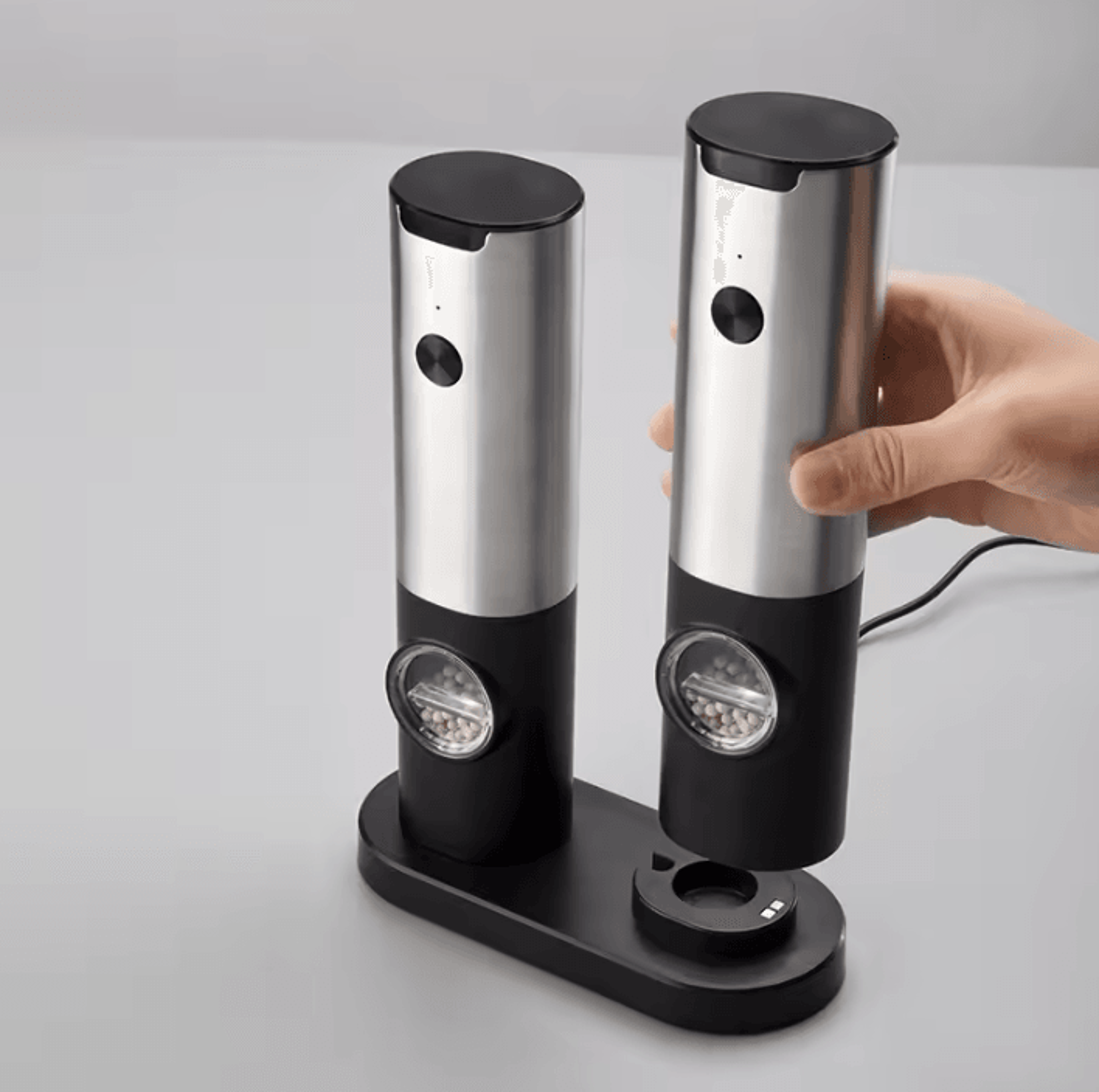 USB Rechargeable Automatic Salt And Pepper Grinder With Adjustable Coarseness 2