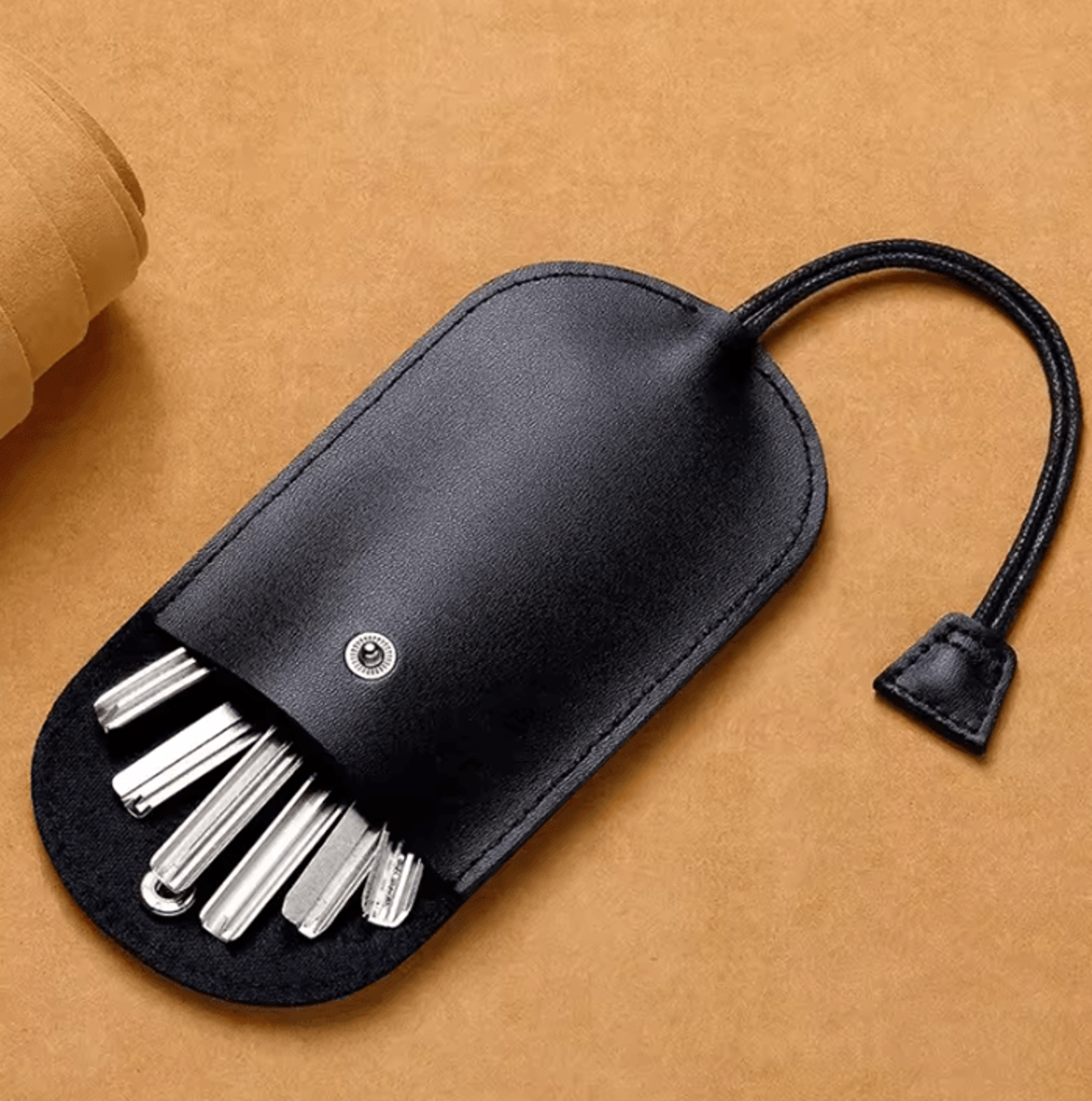 KeyNest Genuine Leather PullOut Key Wallet With Compact Pocket Holder 0