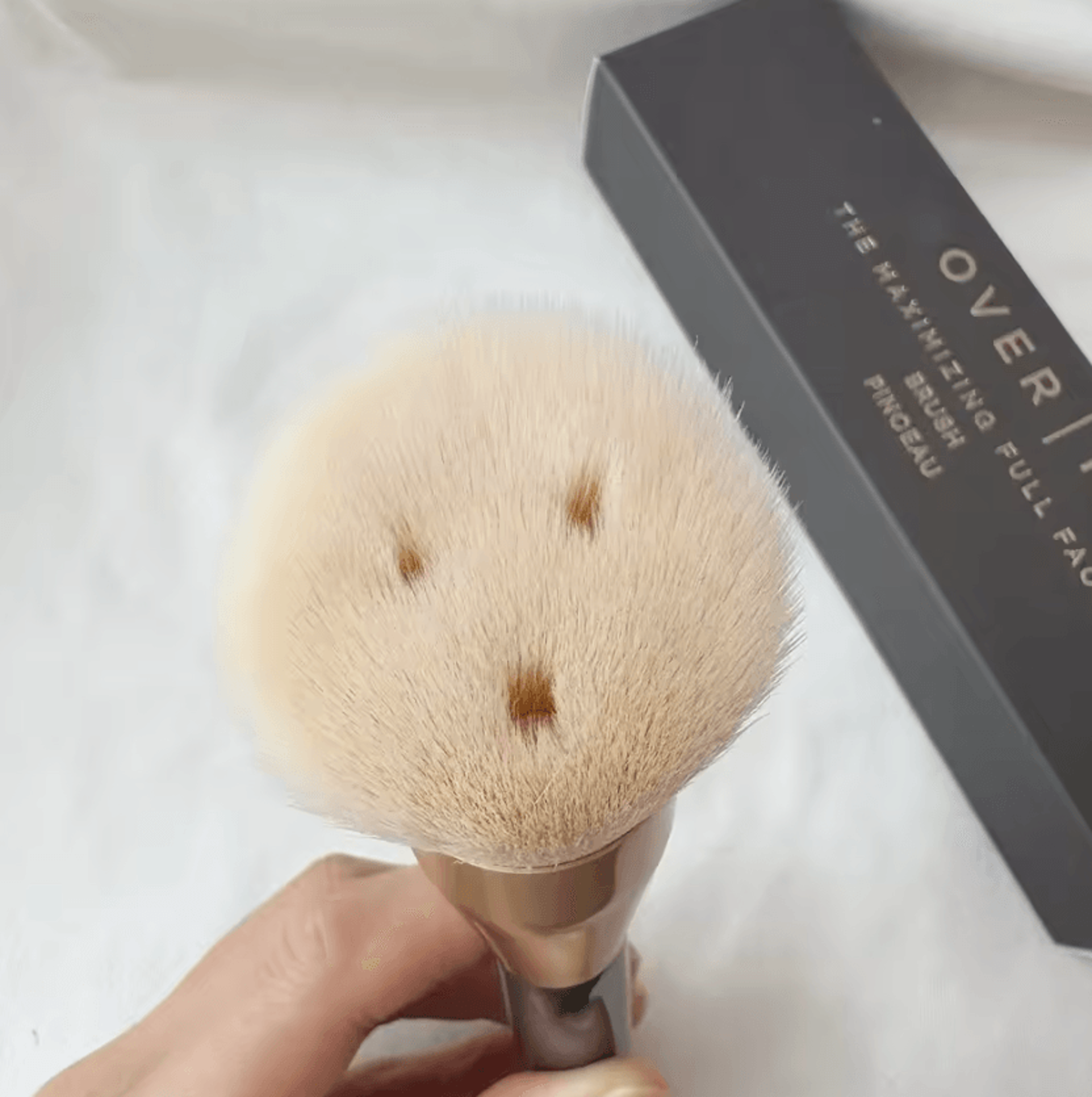 MaxGlow Angled Full Face Foundation Brush For Smooth And Even Makeup Application 2