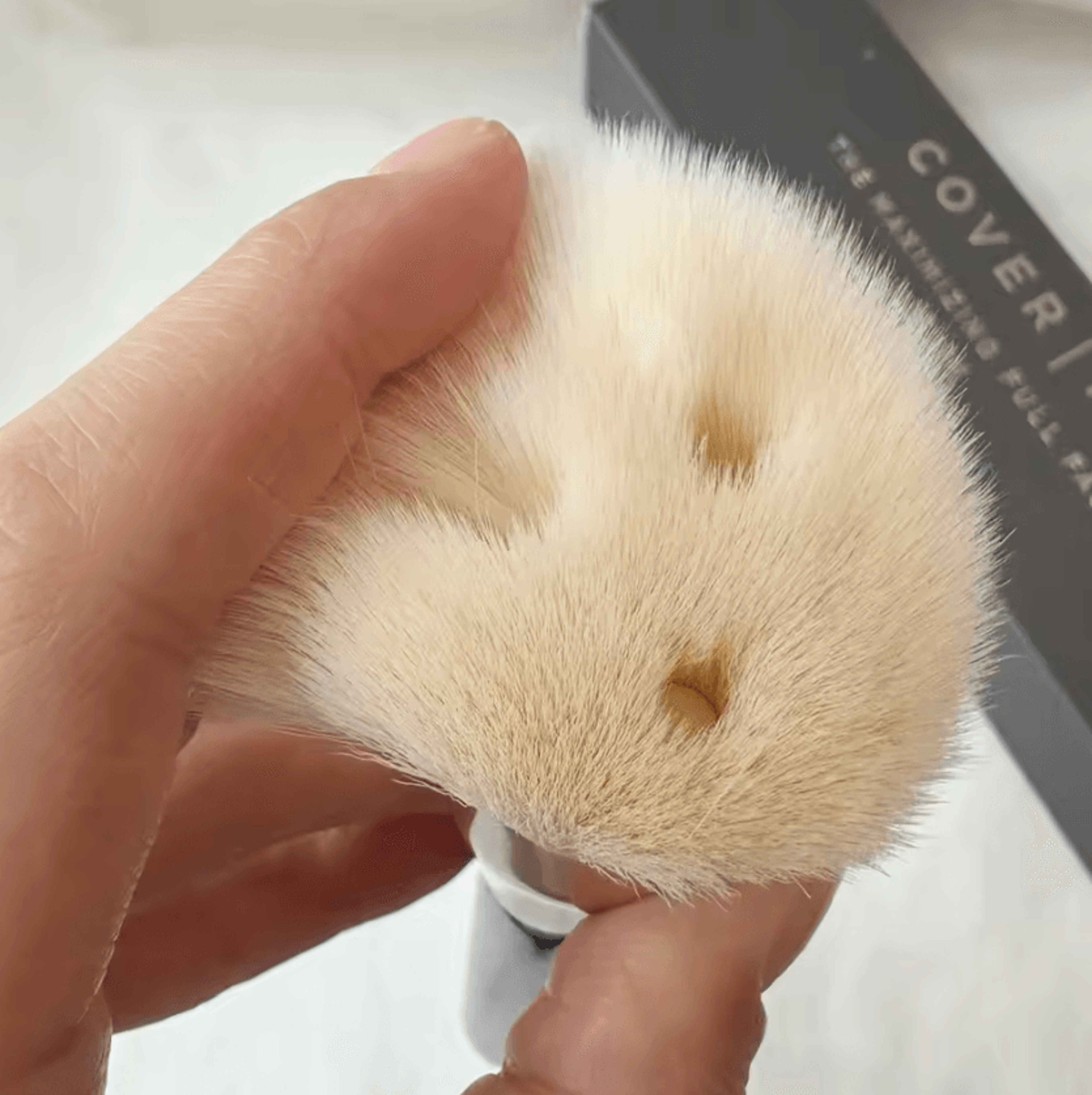MaxGlow Angled Full Face Foundation Brush For Smooth And Even Makeup Application 3