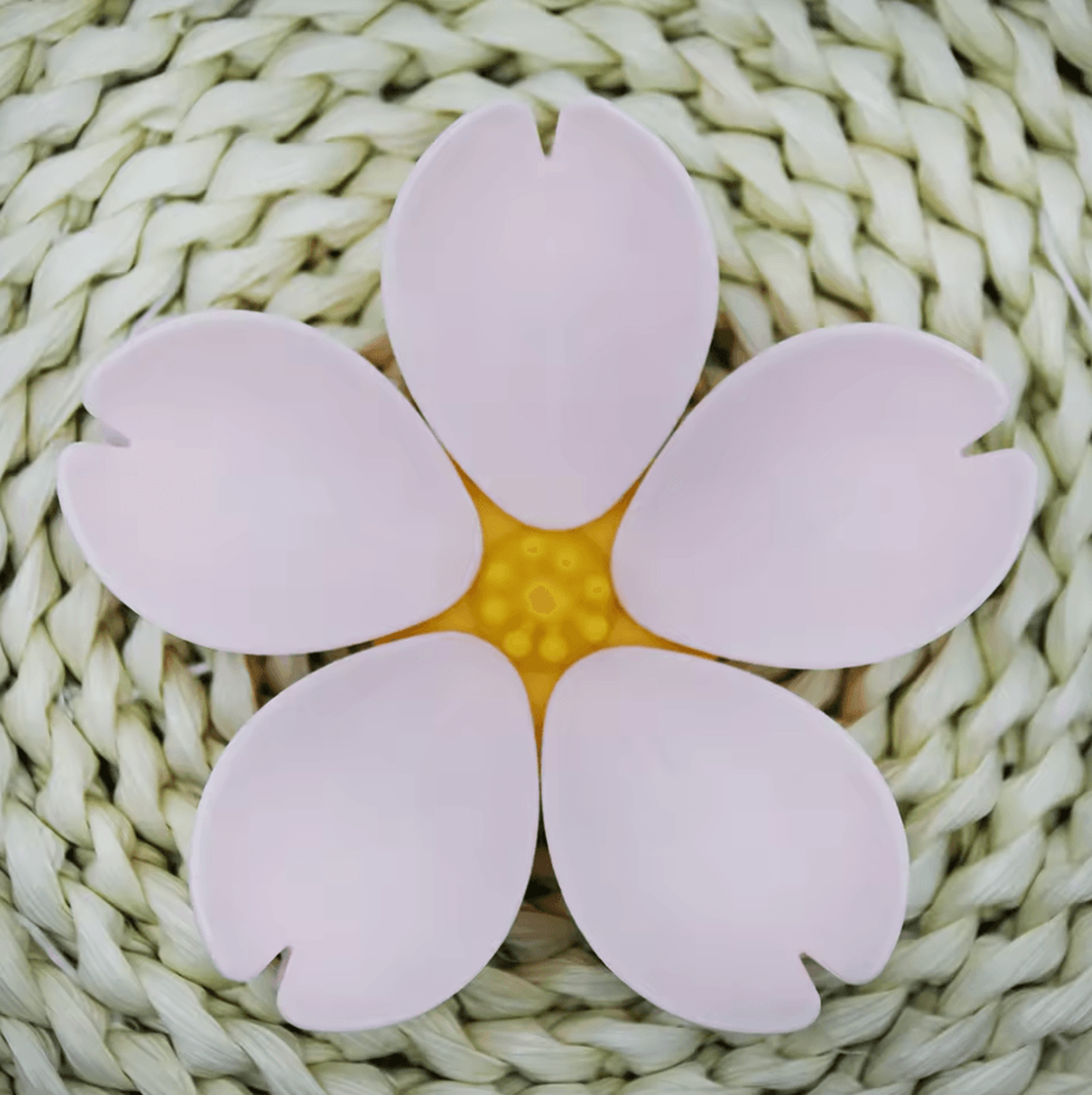 INS Style Sakura Magnetic Fridge Clip MoistureProof Snack Seal Holder 4