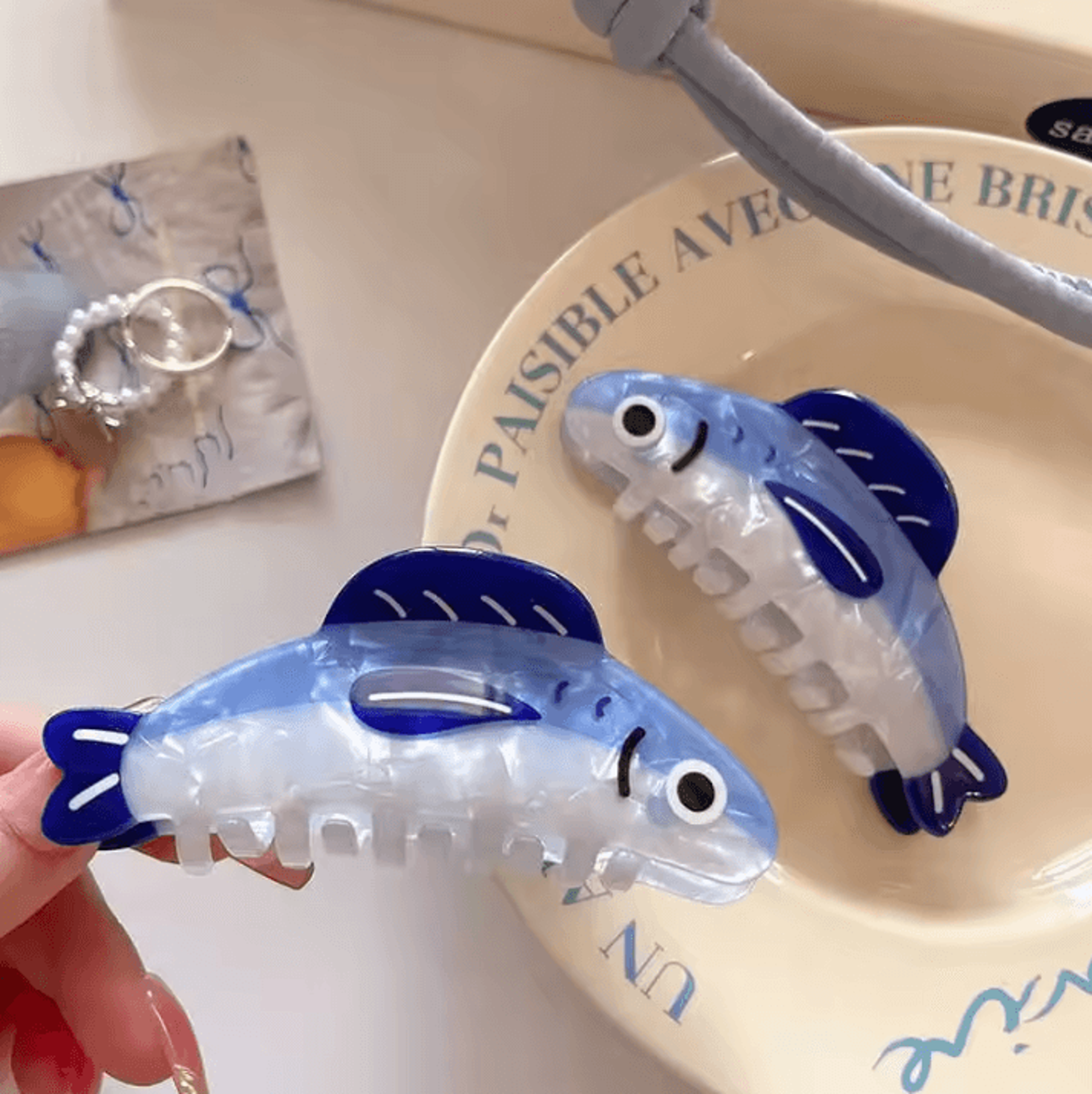 1Pc Creative Hair Clip Ocean Sardine Shark Texture Ponytail Holder  Cute Hair Ornament Clip For Wom 2