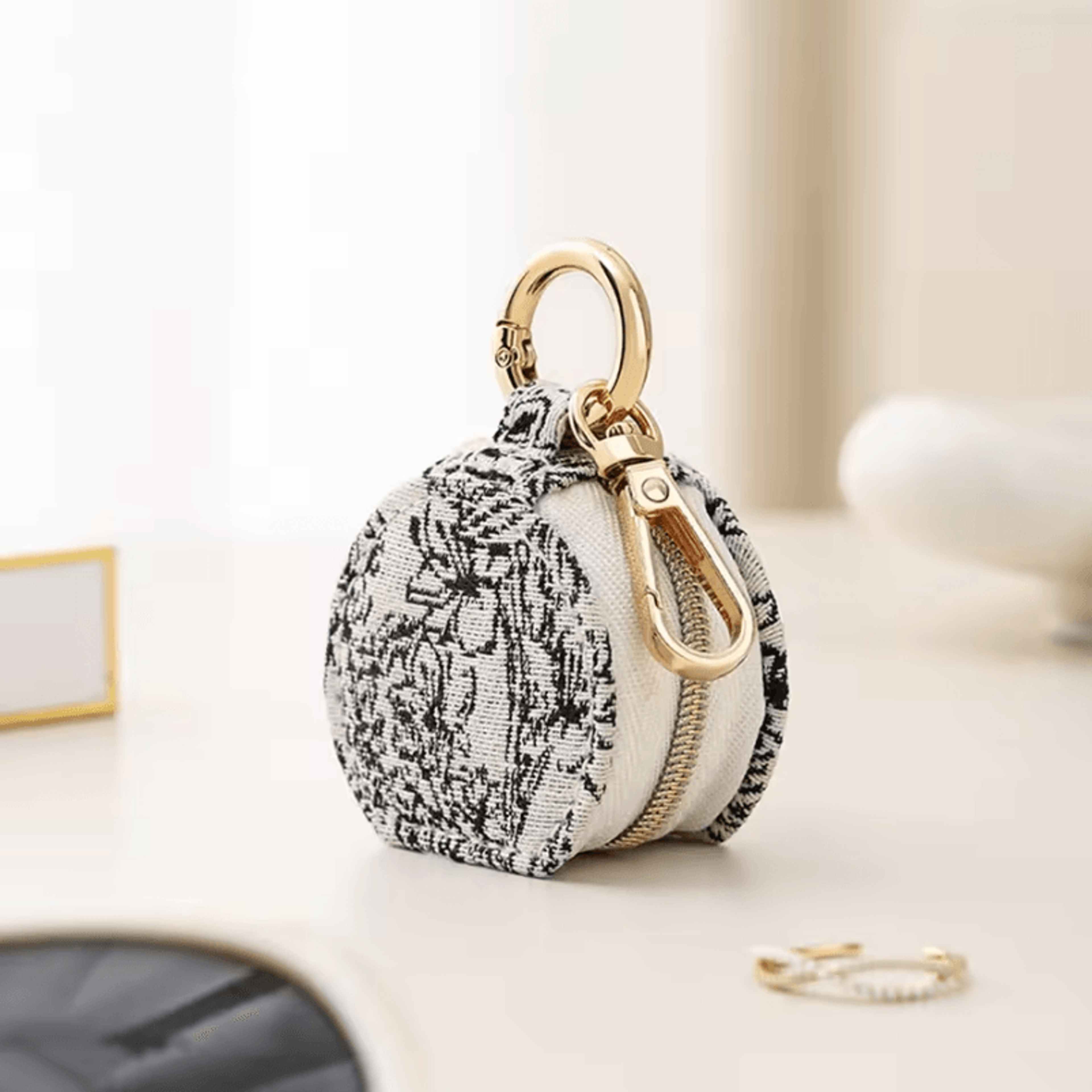 1pc Mini Travel Jewelry Organizer Portable Jewelry Case Box For Earrings Necklaces And Rings Handba 4
