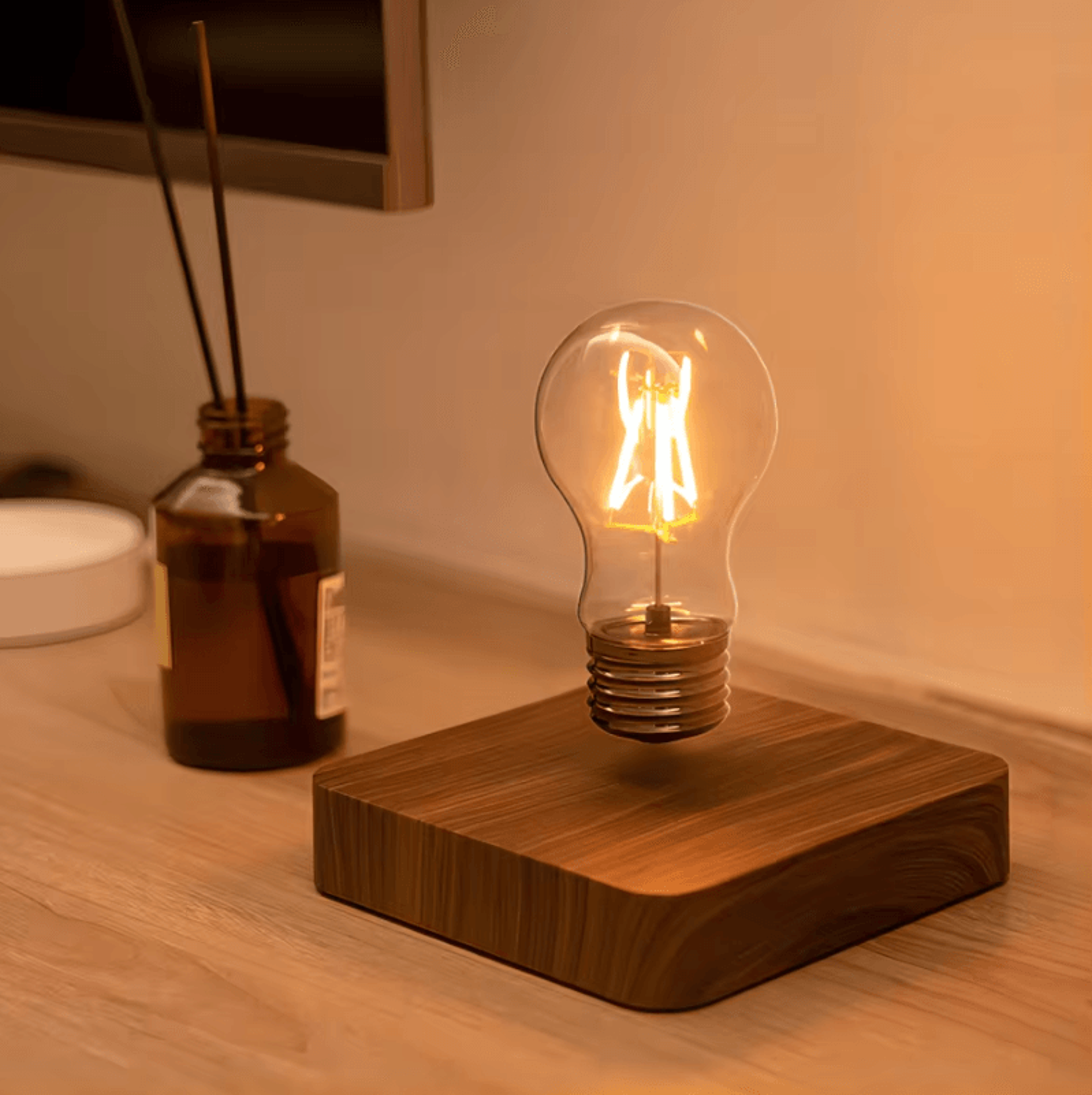 Magnetic Levitation Lamp With Floating LED Bulb For Home And Office Decoration 1