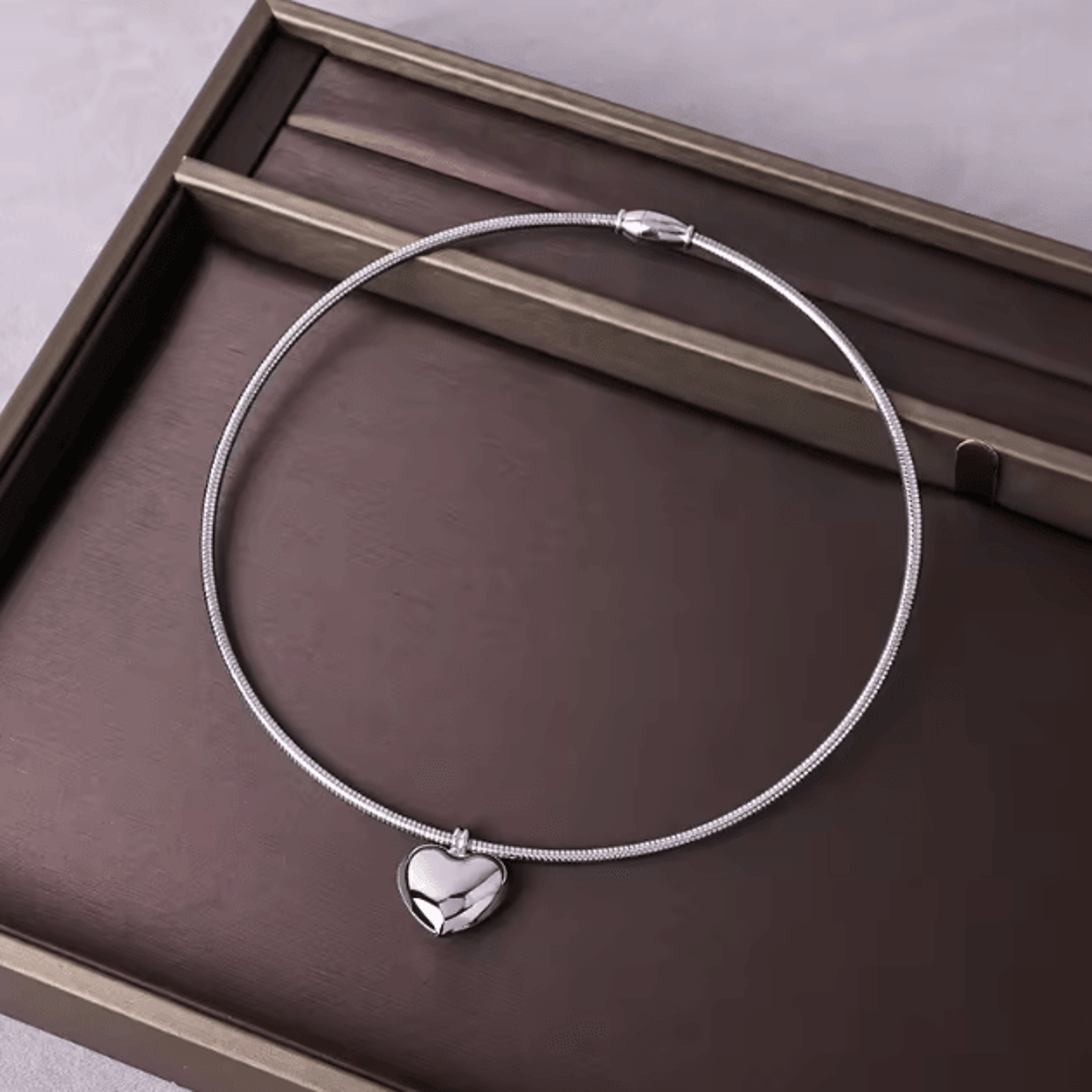 EuroCharm HeartShaped Magnetic Attraction Necklace  Snake Bone Chain Pendant For Women  Couples 2