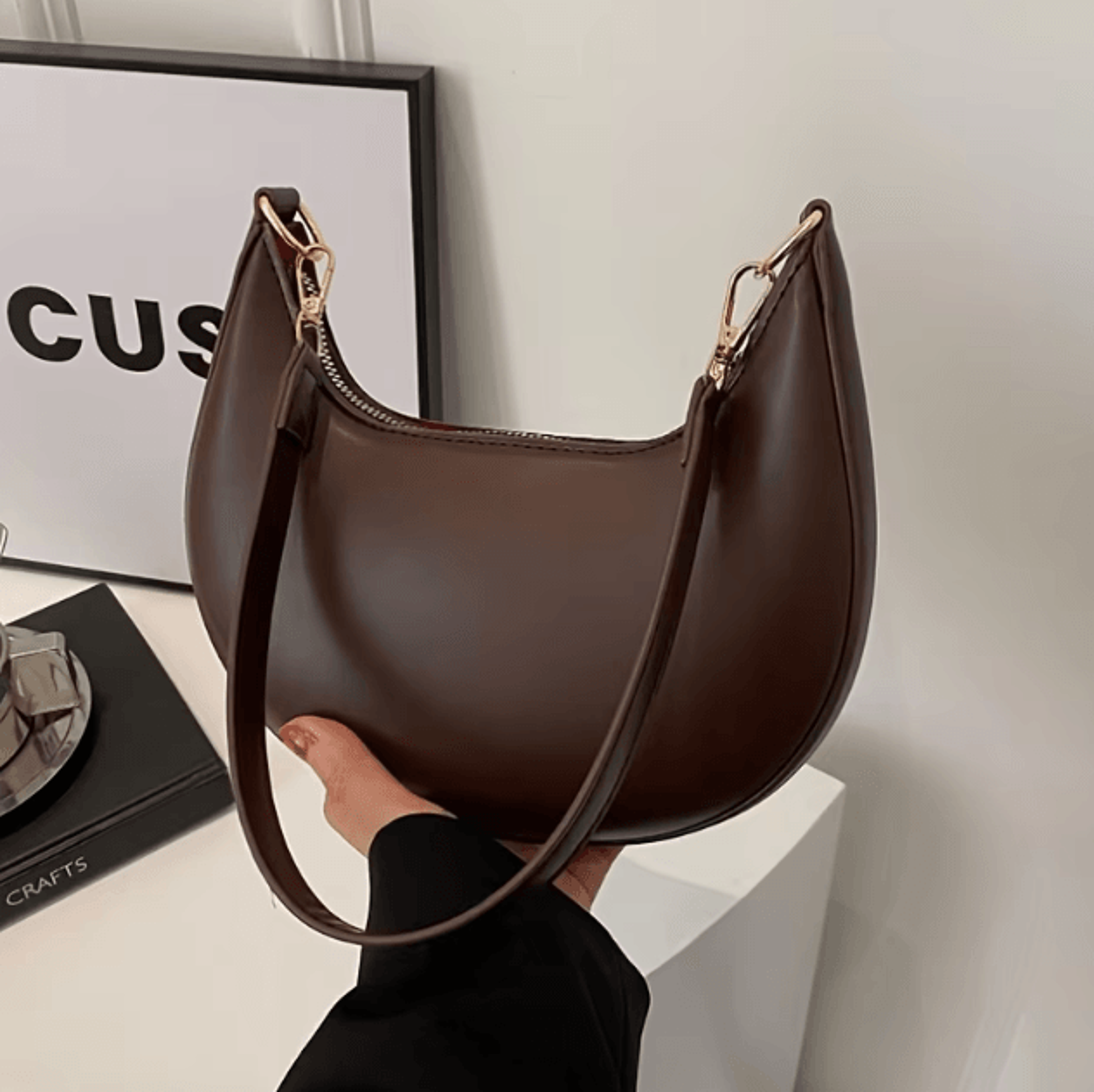 womens fashion luxury moon shaped shoulder bag high end single shoulder handbag