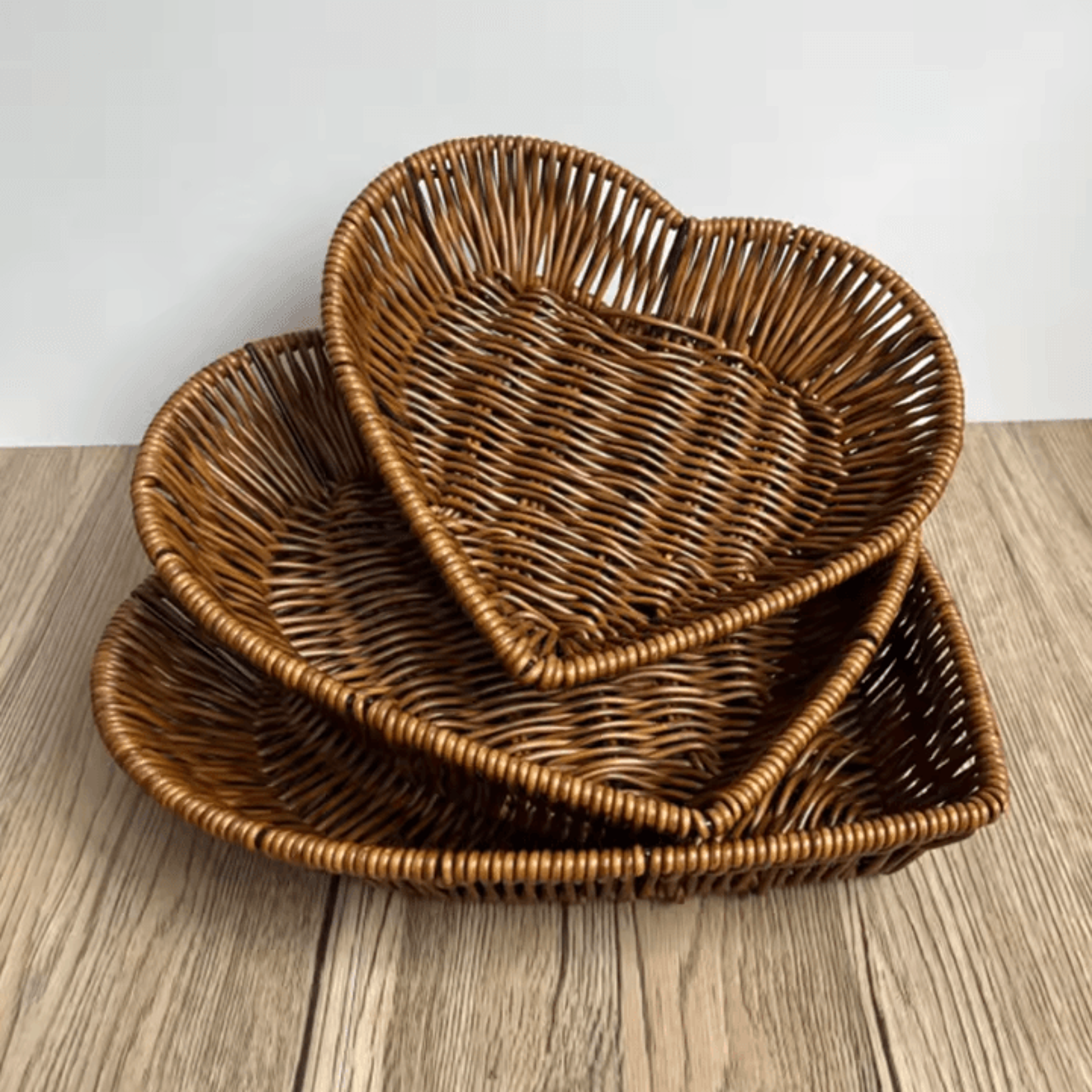 HeartShaped Woven Rattan Storage Basket  Decorative Bread  Fruit Serving Organizer 1