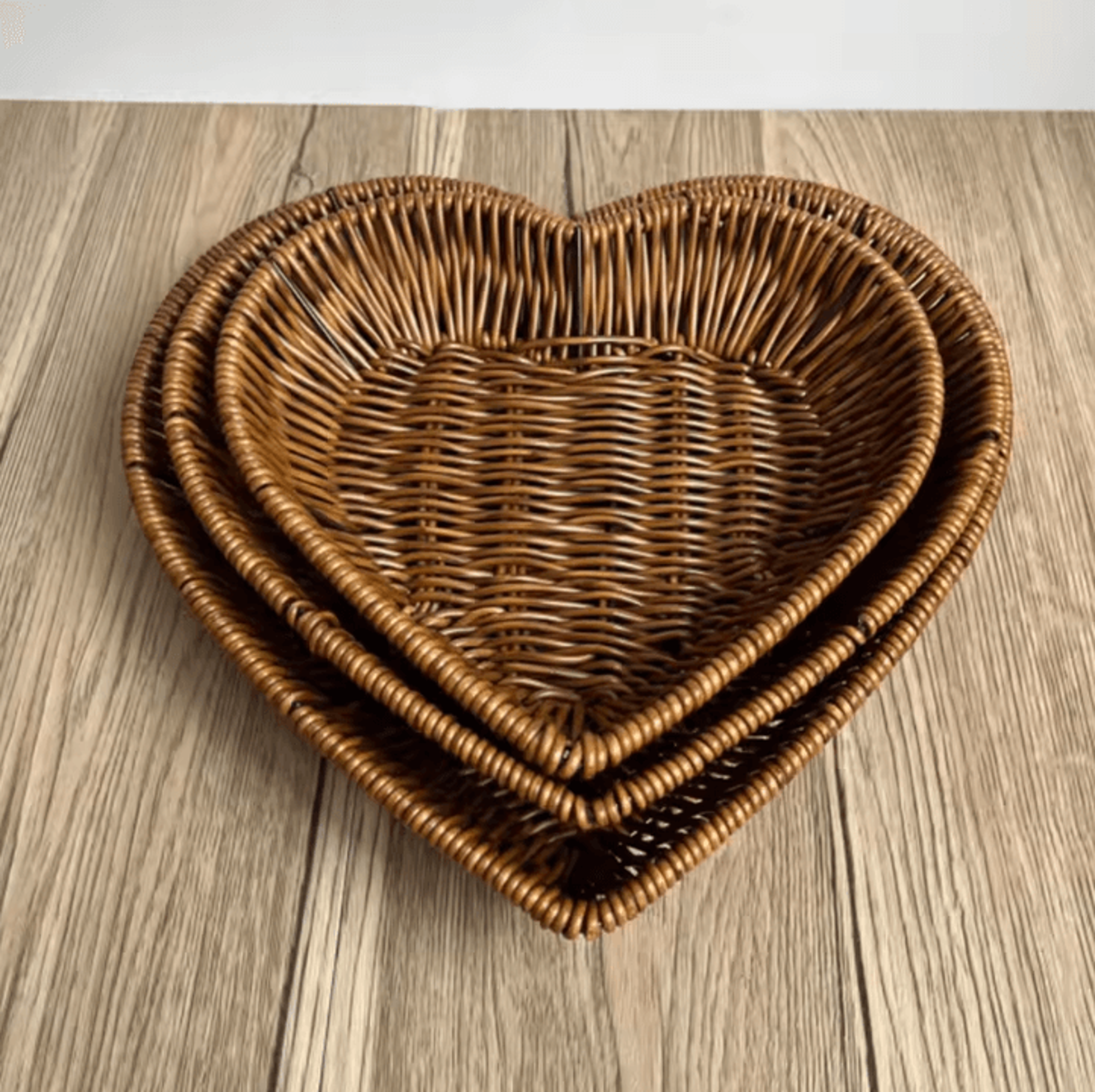 HeartShaped Woven Rattan Storage Basket  Decorative Bread  Fruit Serving Organizer 3