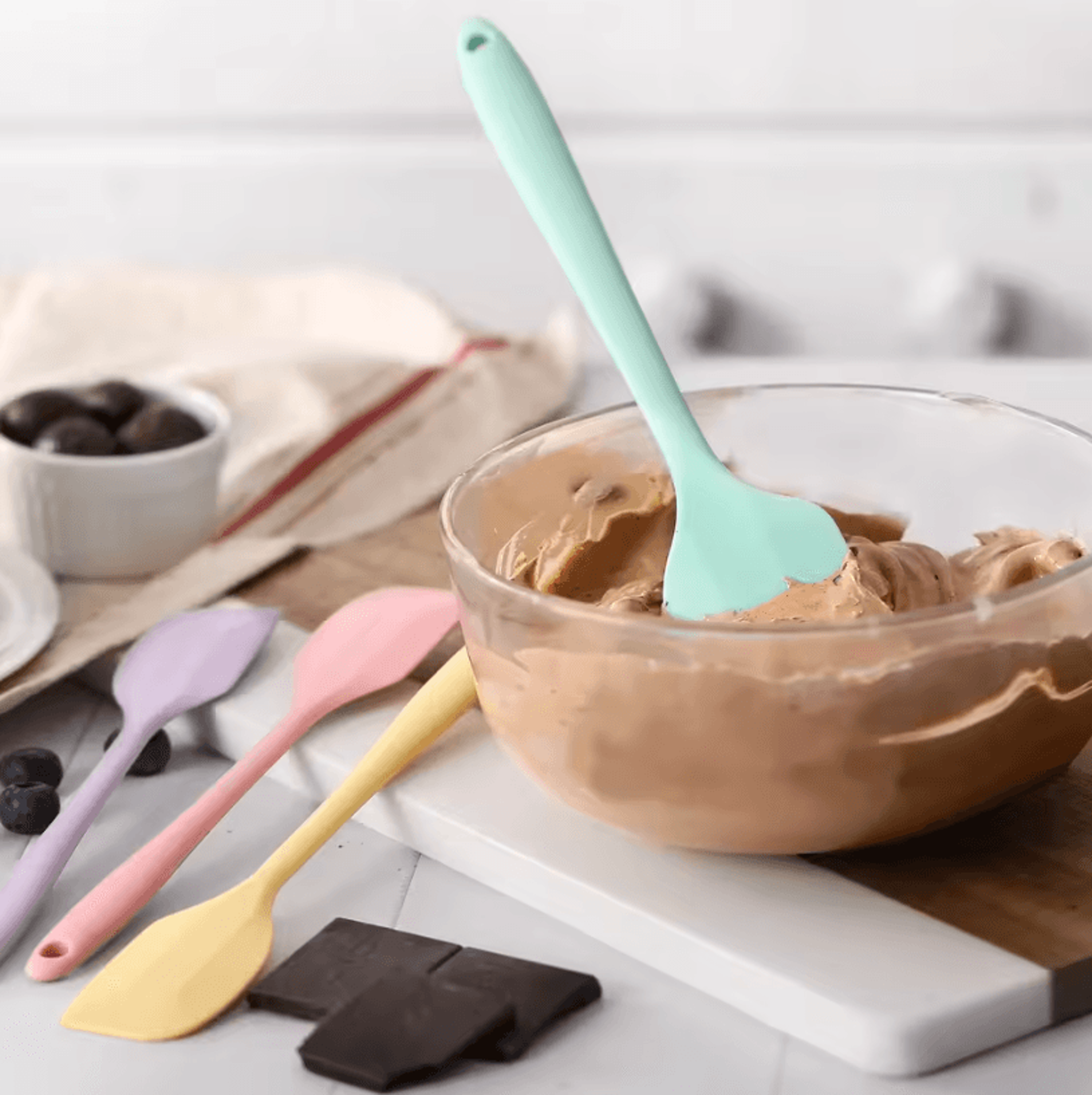 FlexBake Silicone Scraper Spatula  HeatResistant Silicone Cake Scraper For Smooth Baking  Mixing 1