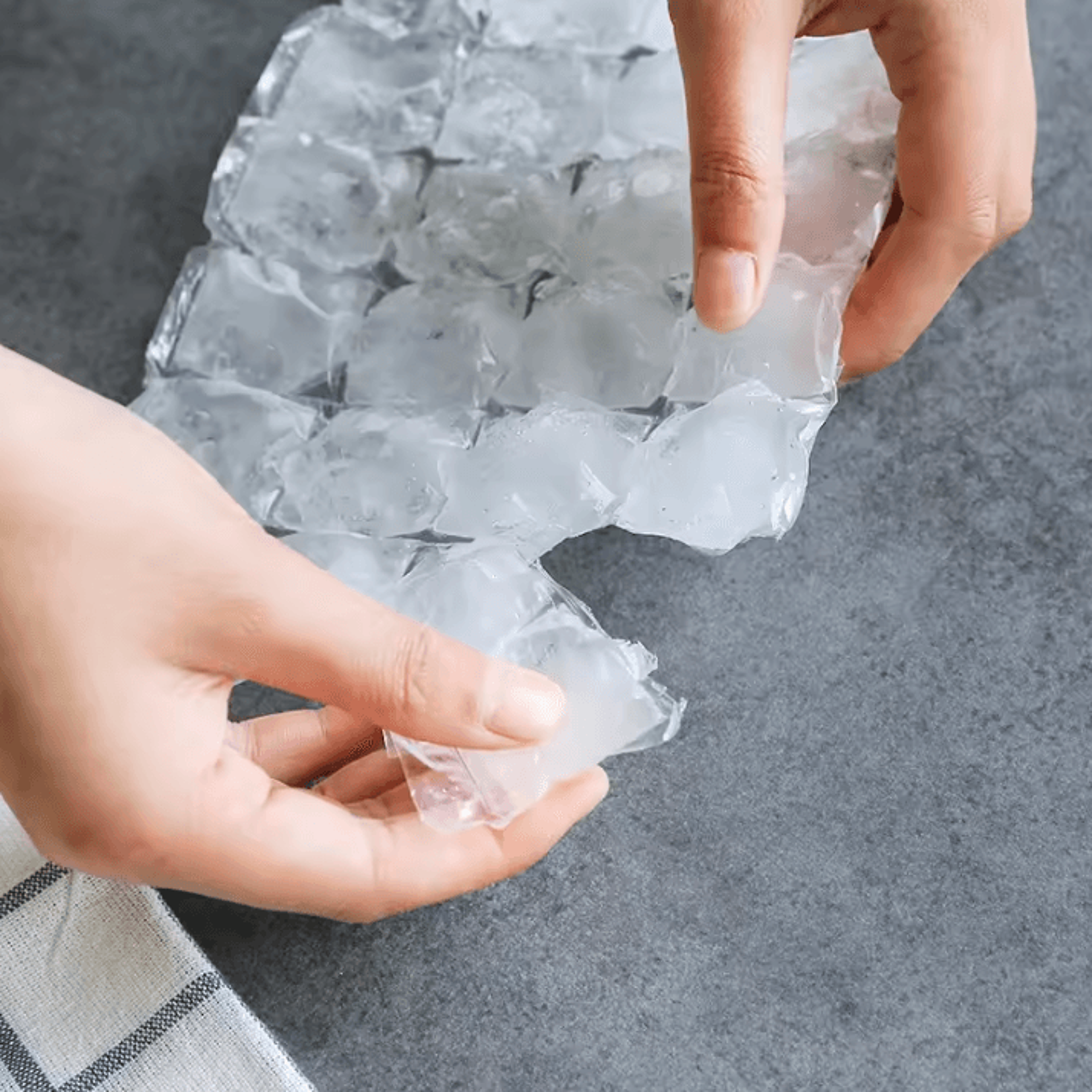 SelfSealing Disposable Ice Cube Bags  SpaceSaving Freezer Ice Tray Alternative 10 Pack 4